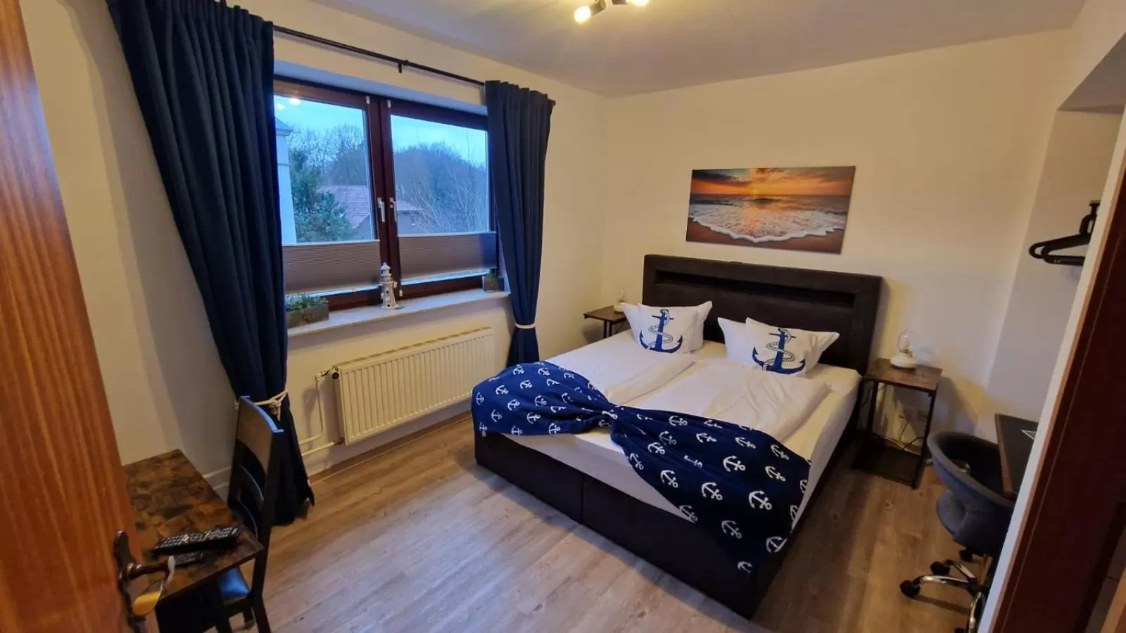 Photo of the whole room, Bed in Hotel Seeblick am Sankelmarker See - Natur und Erholung