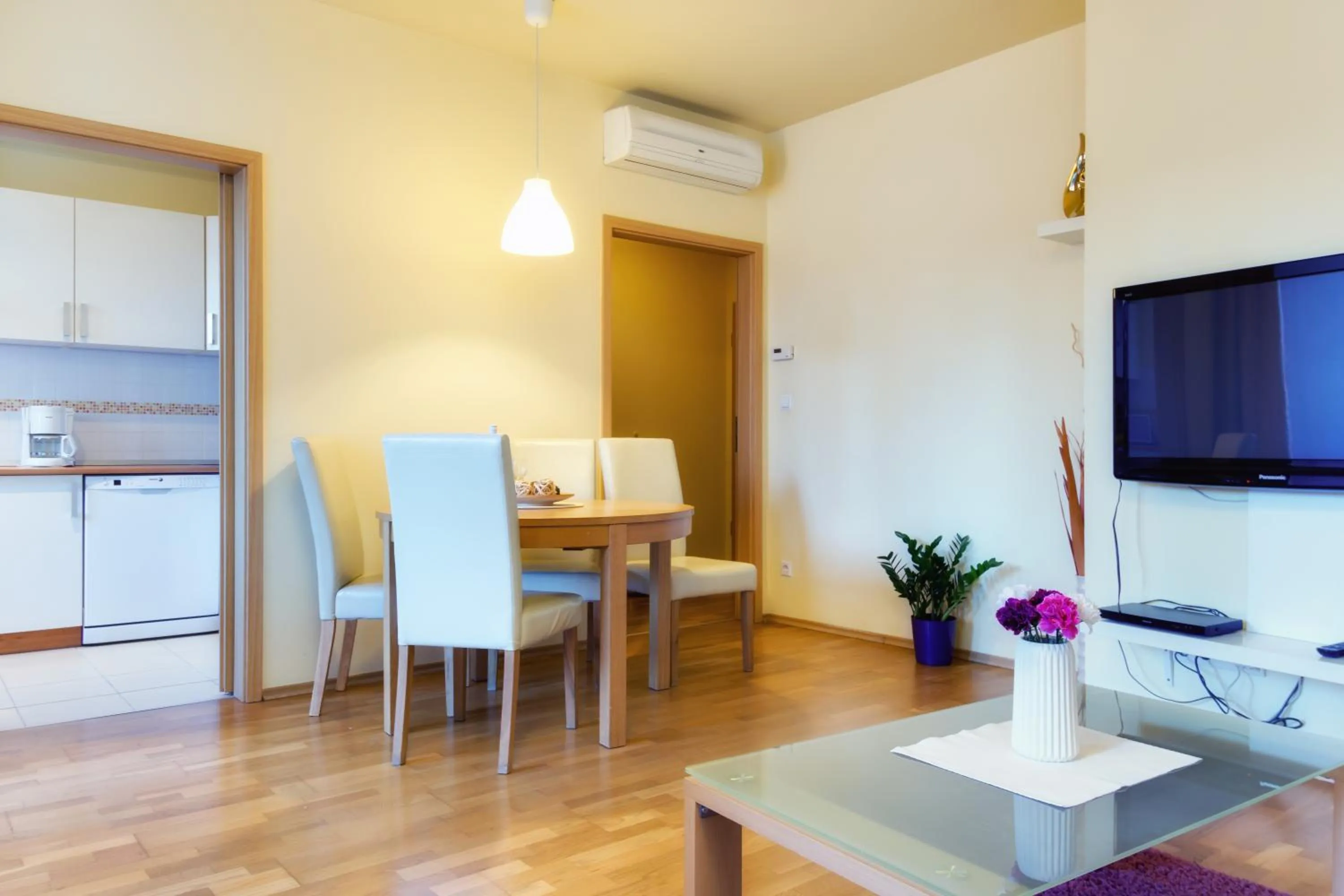 Living room in Trendy Deluxe Apartments