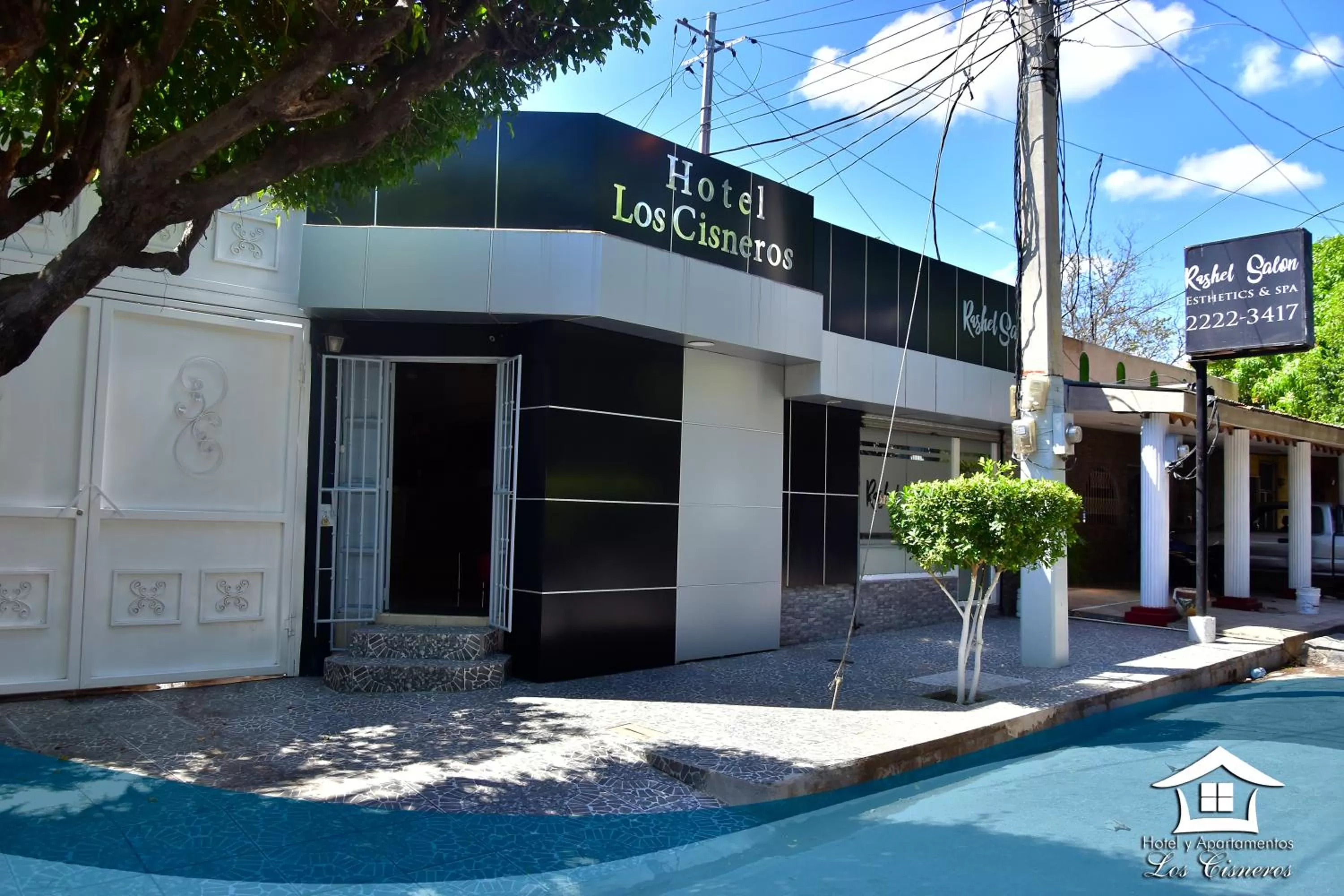 Property building in Hotel y Apartments Los Cisneros