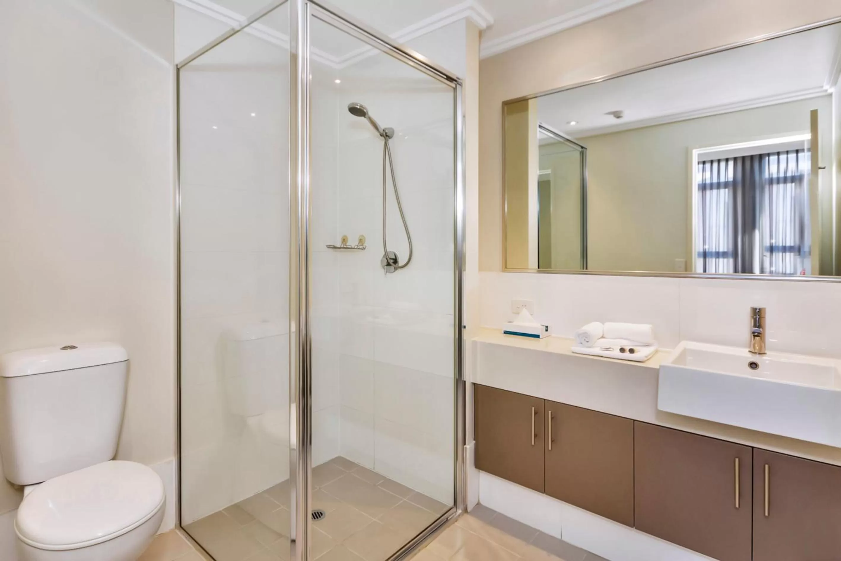 Bathroom in New Haus by Hougoumont Hotel, former Bannister 22