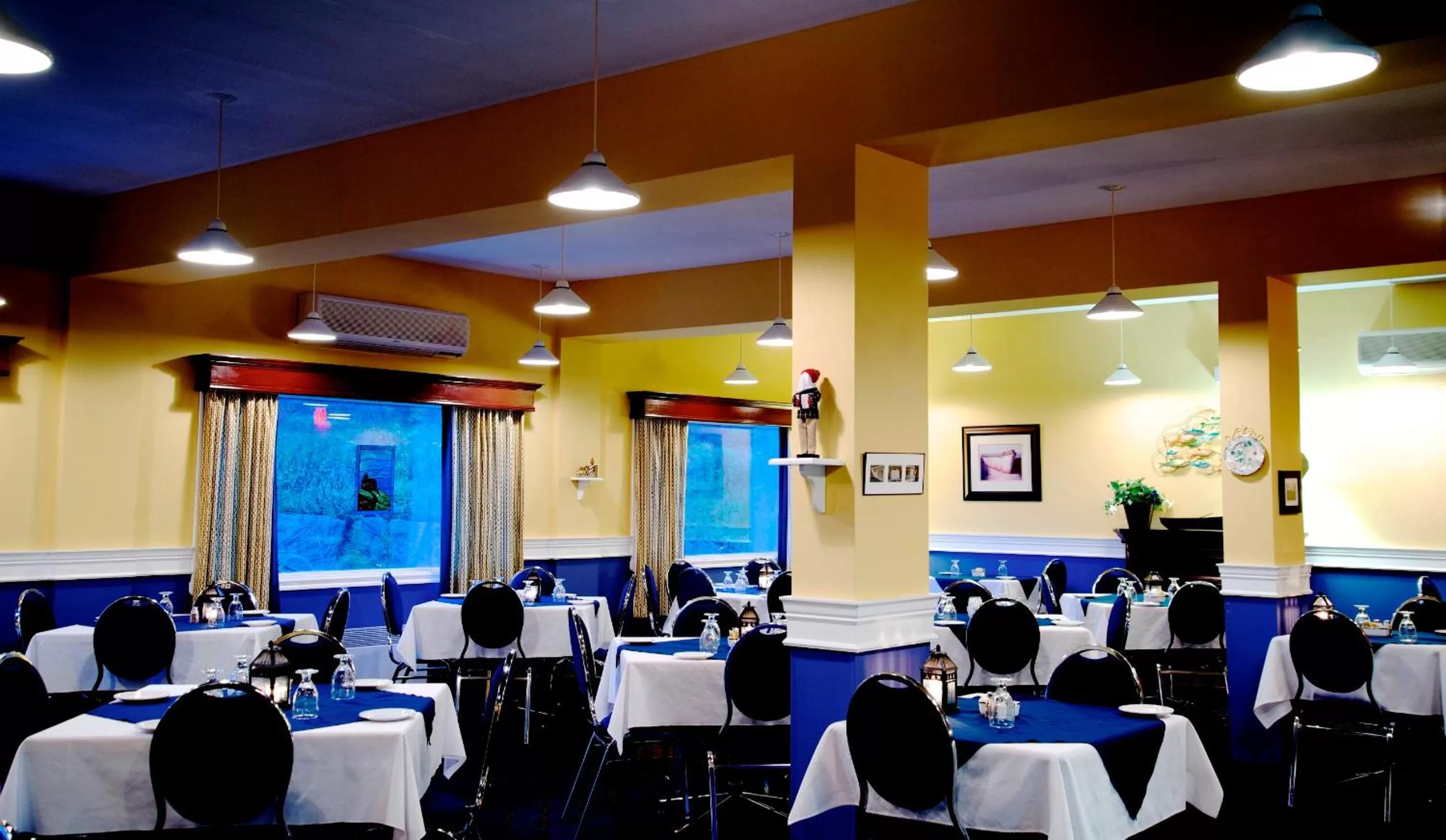 Restaurant/places to eat in St Christopher's Hotel