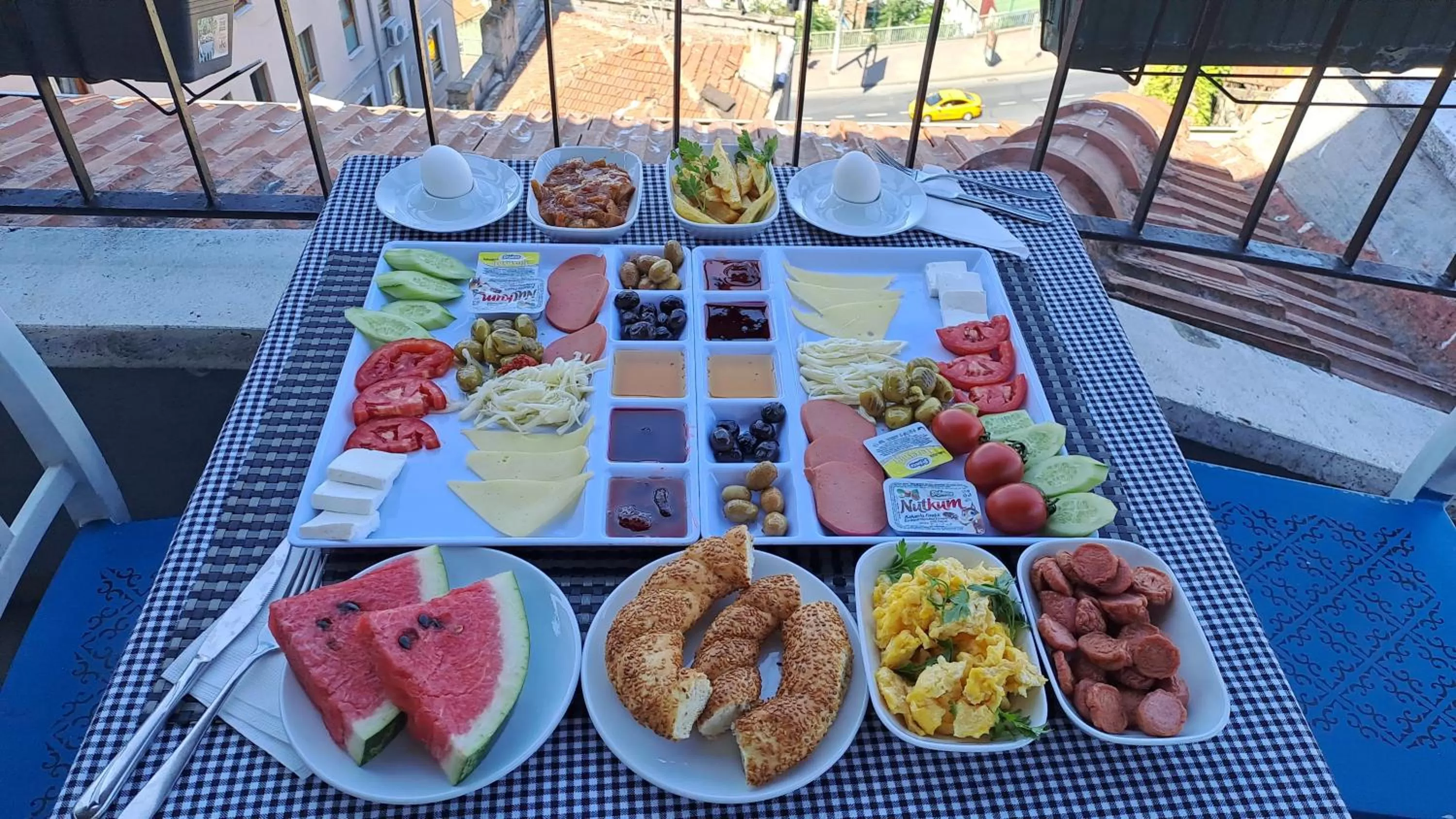 Restaurant/places to eat in Taksim Terrace Hotel