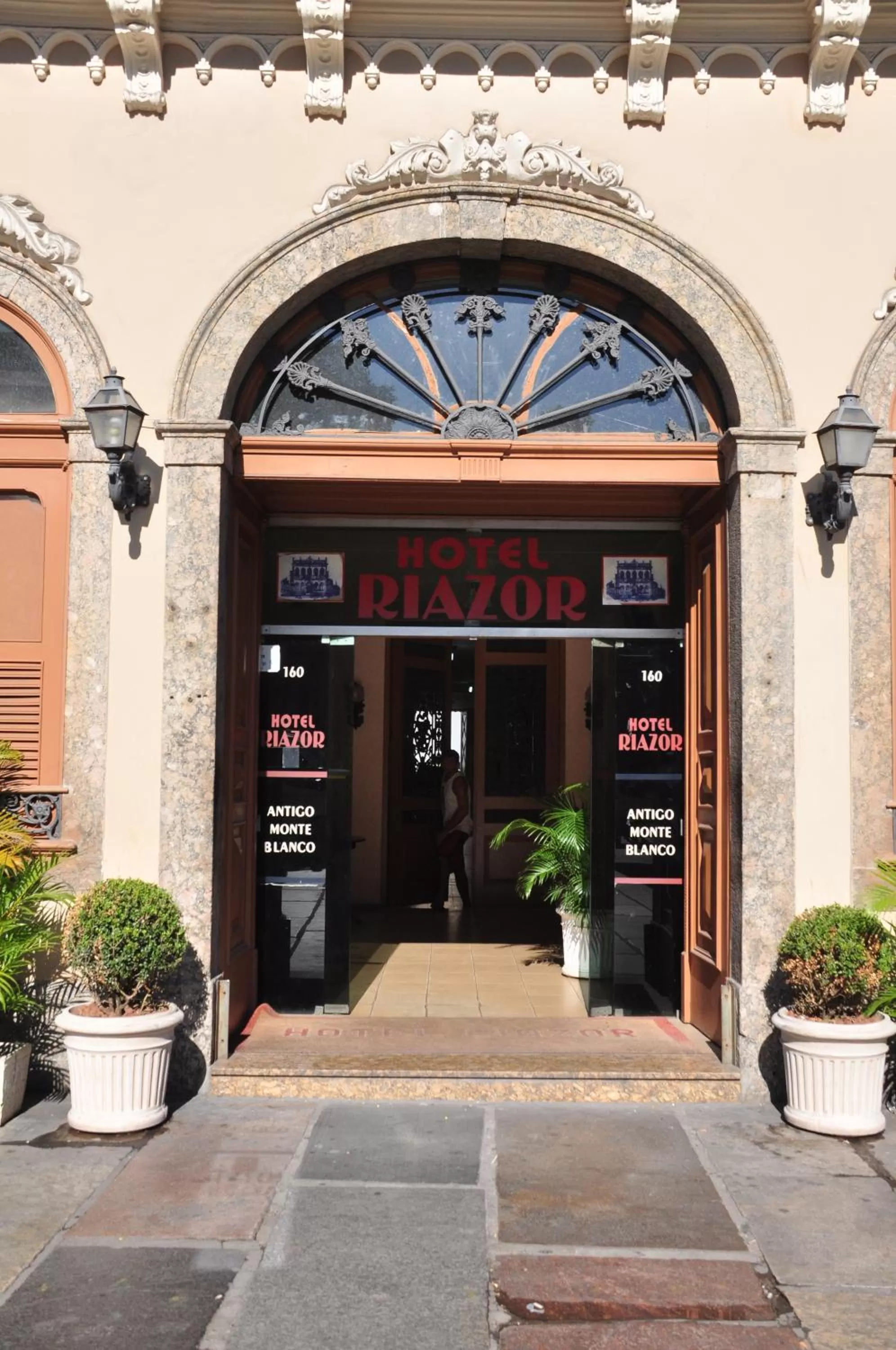 Facade/entrance in Hotel Plaza Riazor