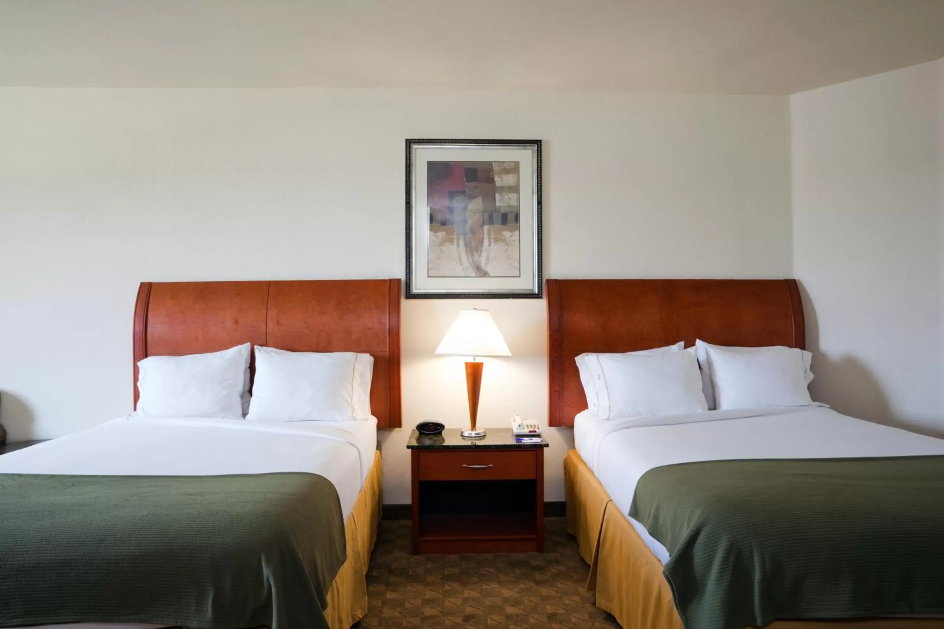 Suite with Two Queen Beds in Holiday Inn Express Hotel and Suites Fairfield-North by IHG Suite with Two Queen Beds in Holiday Inn Express Hotel and Suites Fairfield-North by IHG