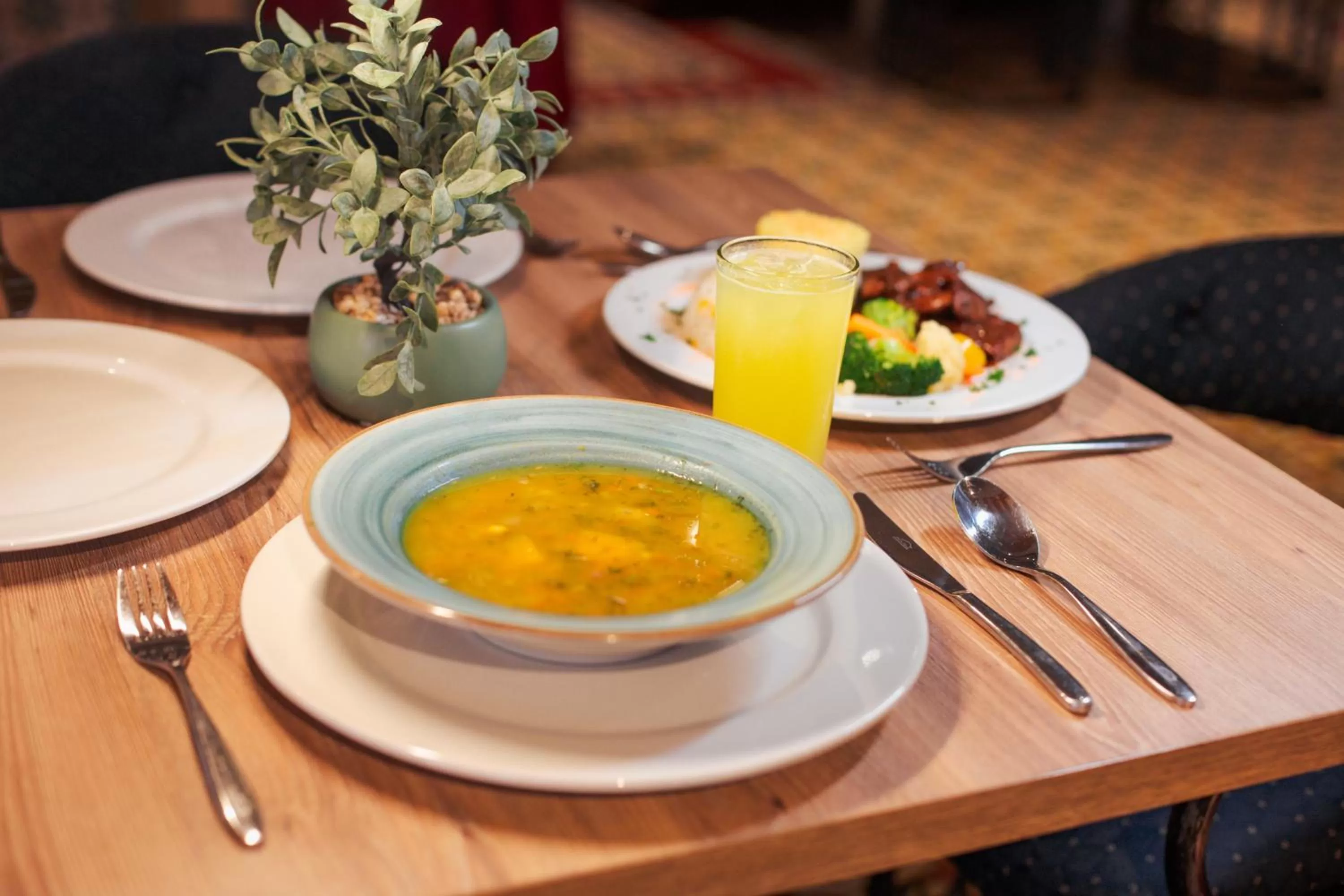 Restaurant/places to eat in Hotel Faranda Express Puerta Del Sol Barranquilla, A Member of Radisson Individuals