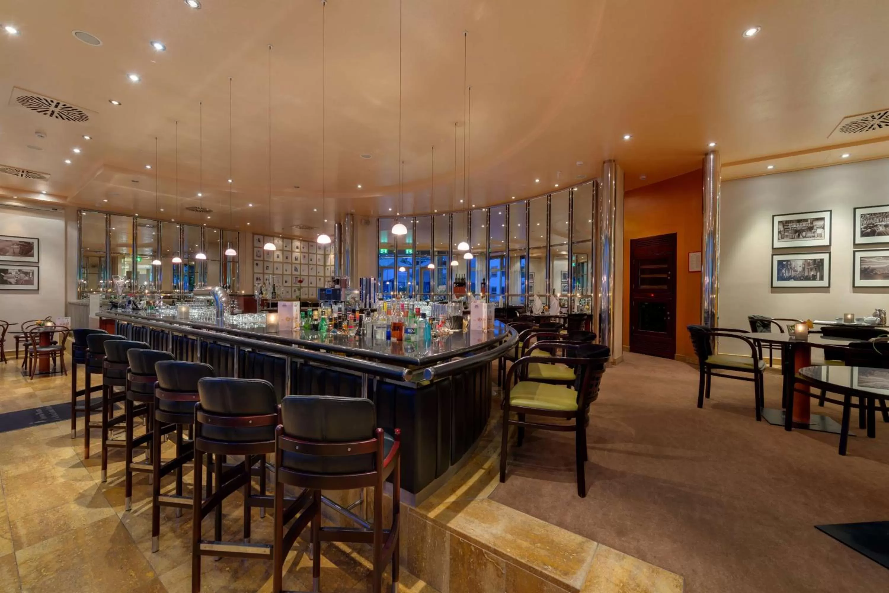 Lounge or bar in First Inn Hotel Zwickau