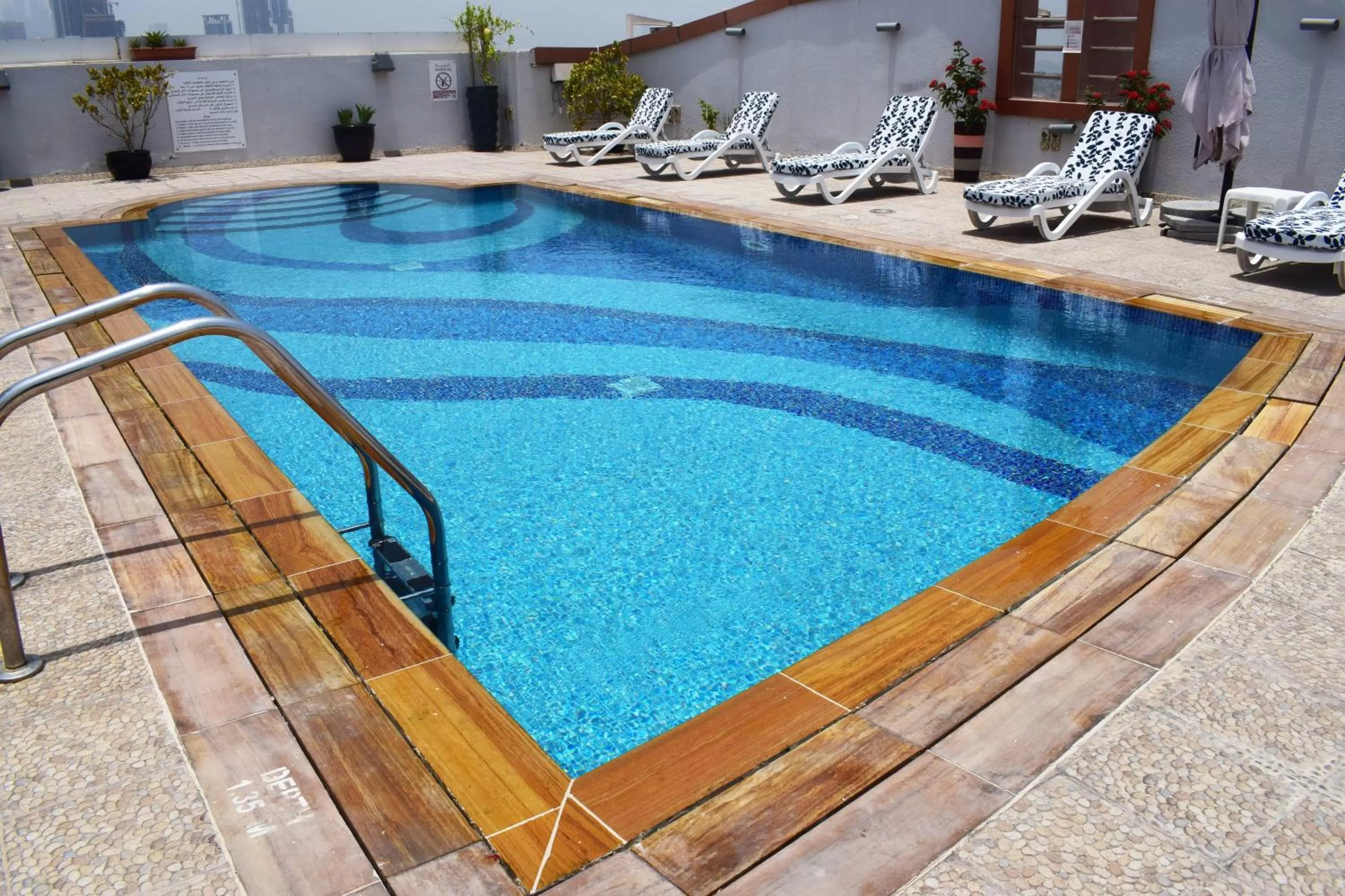 Swimming pool in Signature Hotel Al Barsha