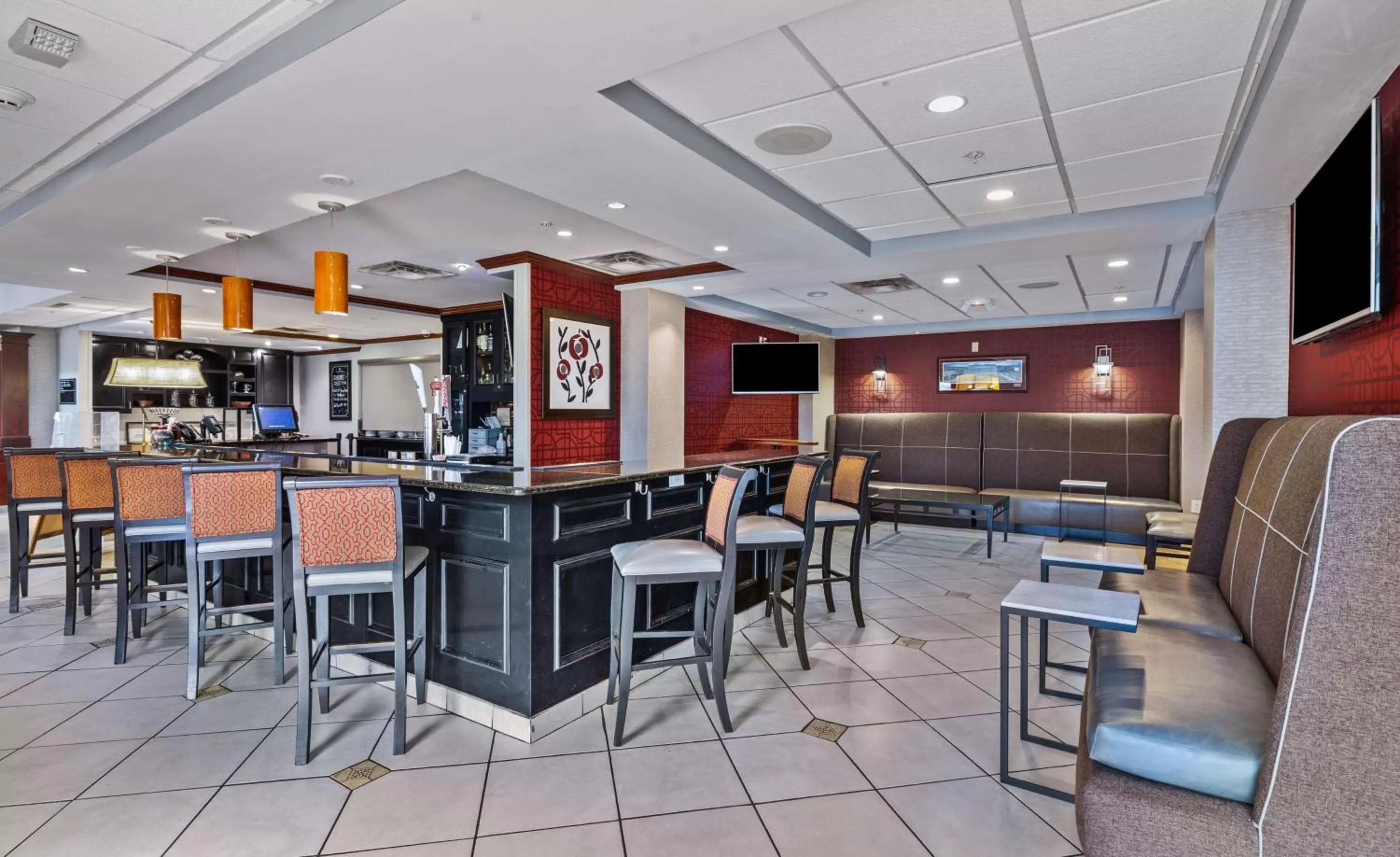 Lounge or bar in Hilton Garden Inn Starkville