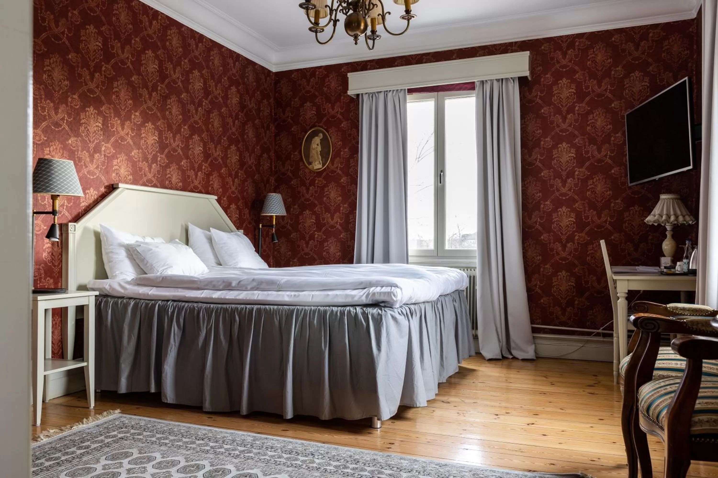 Photo of the whole room, Bed in Park Hotel Linköping Fawlty Towers