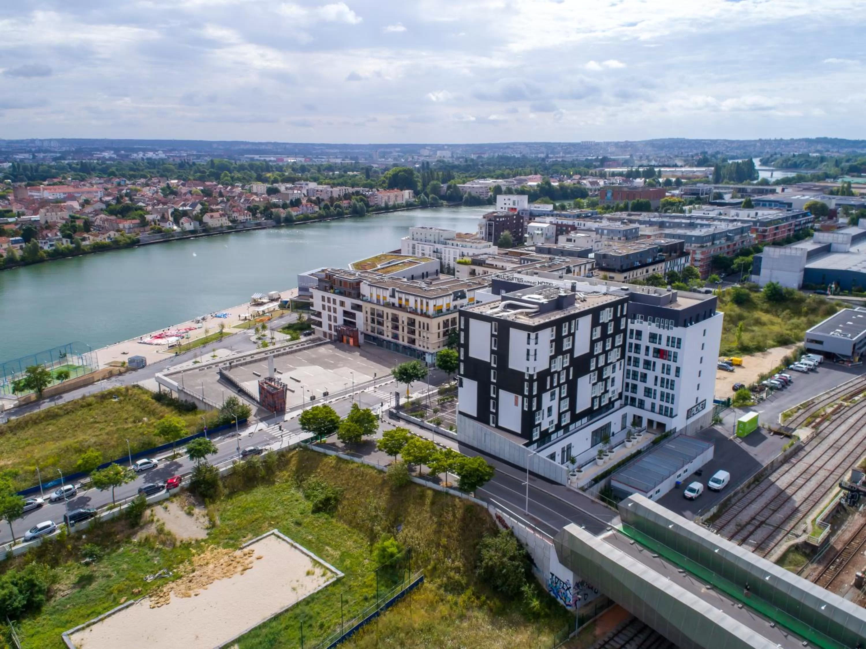 Property building in All Suites Appart Hôtel - Choisy-le-Roi