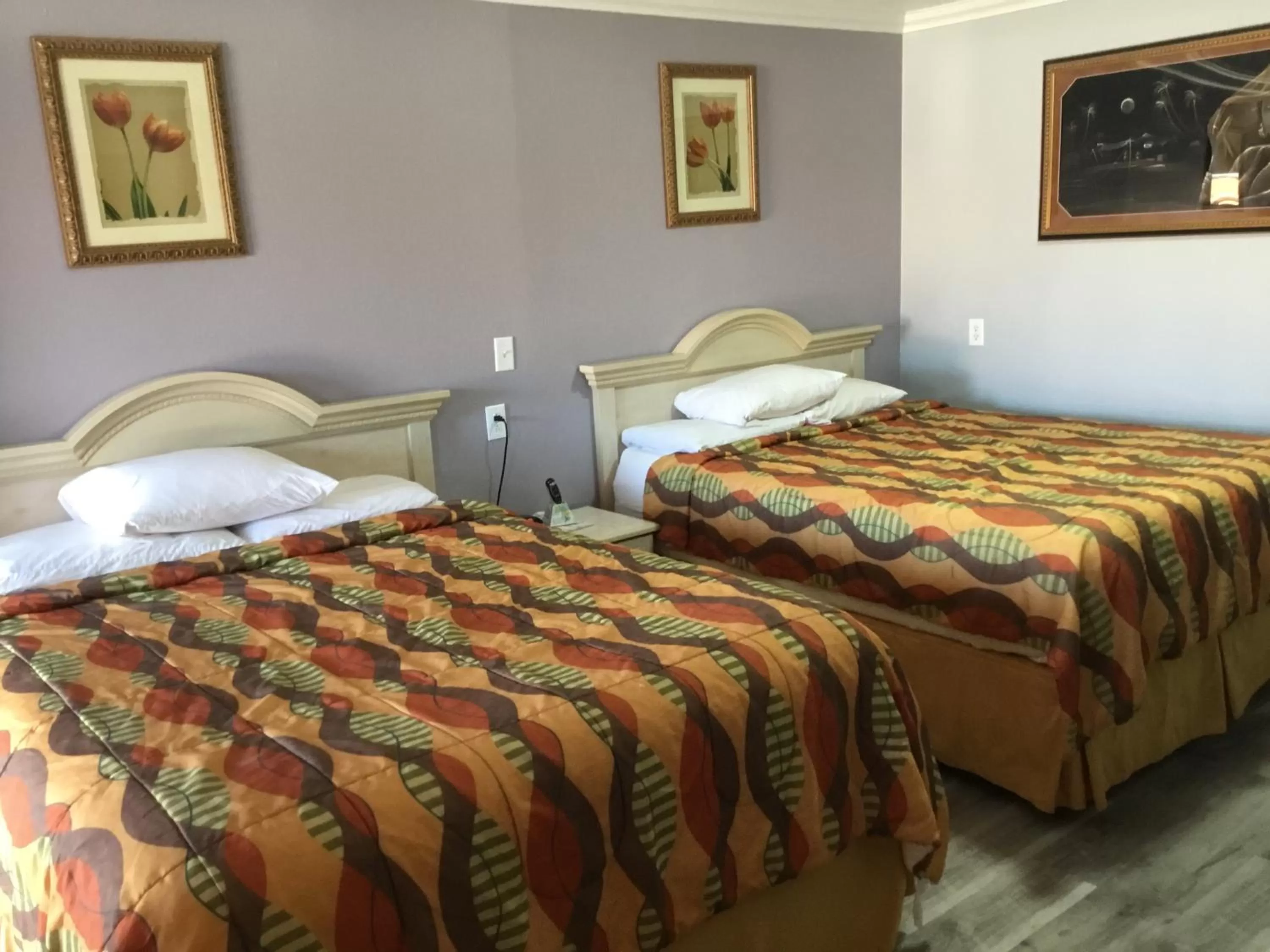 Bedroom, Bed in Budget Inn Plainview