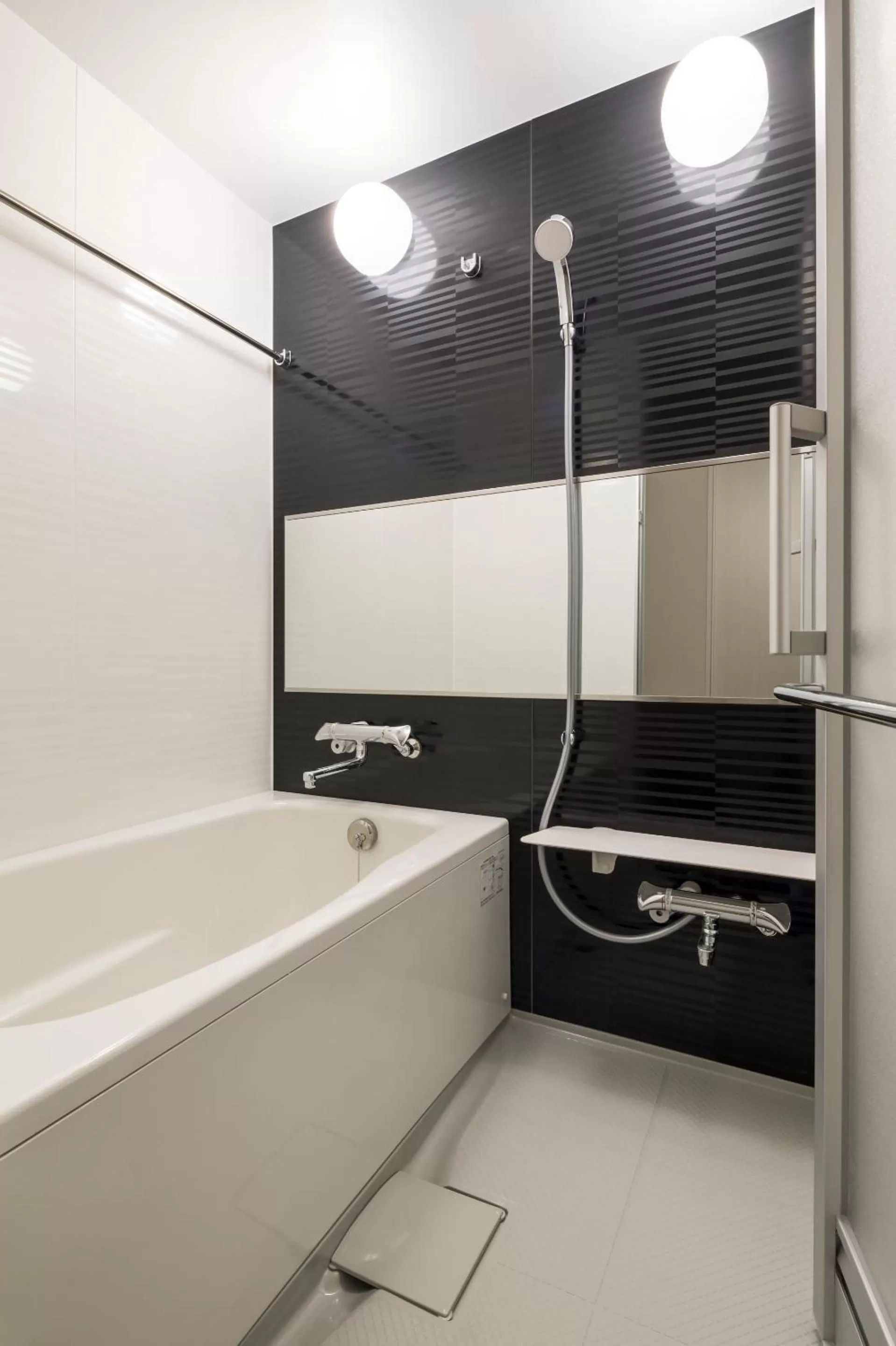 Photo of the whole room in SARASA HOTEL Shin-Osaka