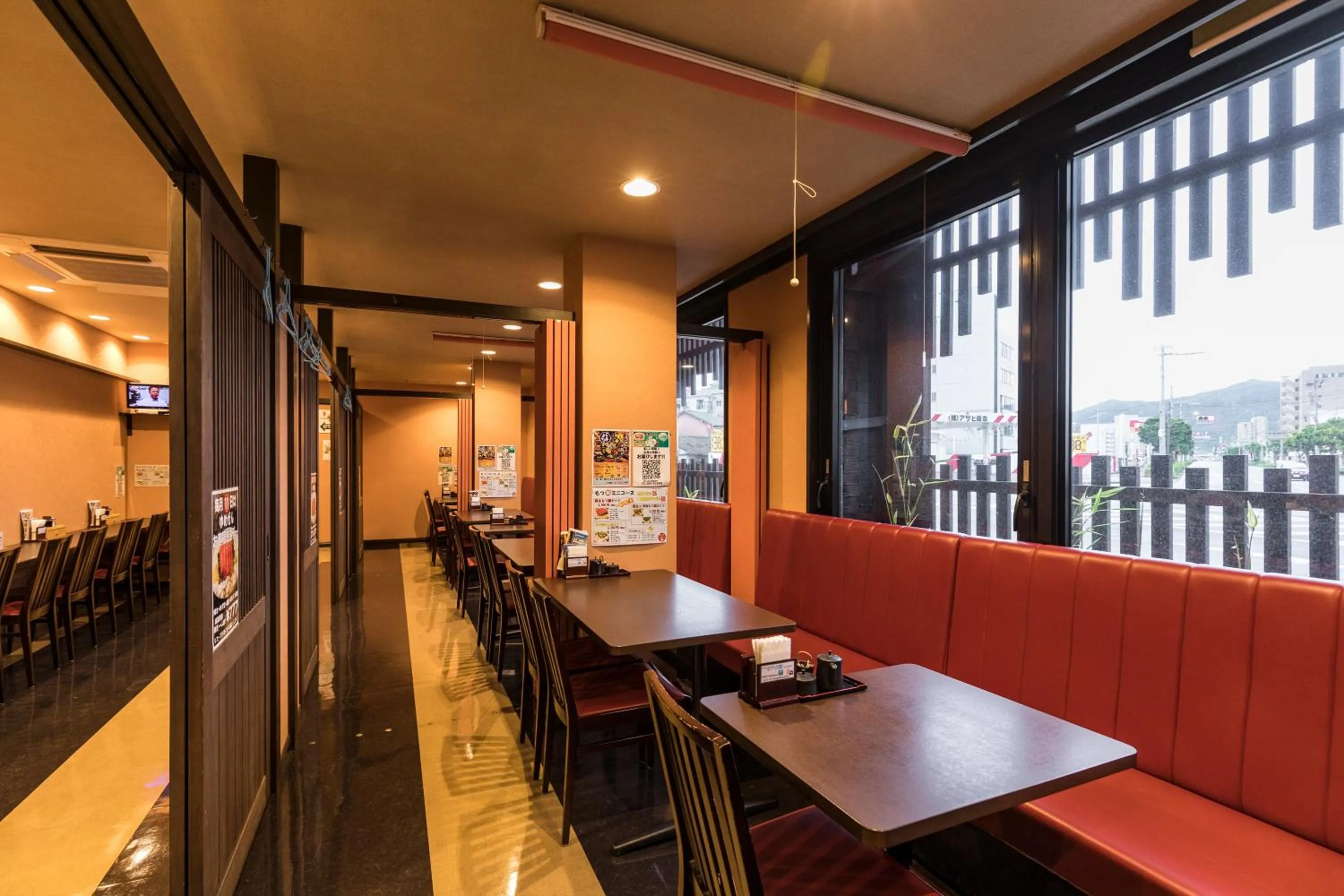 Restaurant/places to eat in KOKO STAY Kumamoto Yatsushiro - formerly Hotel Wing International Kumamoto Yatsushiro