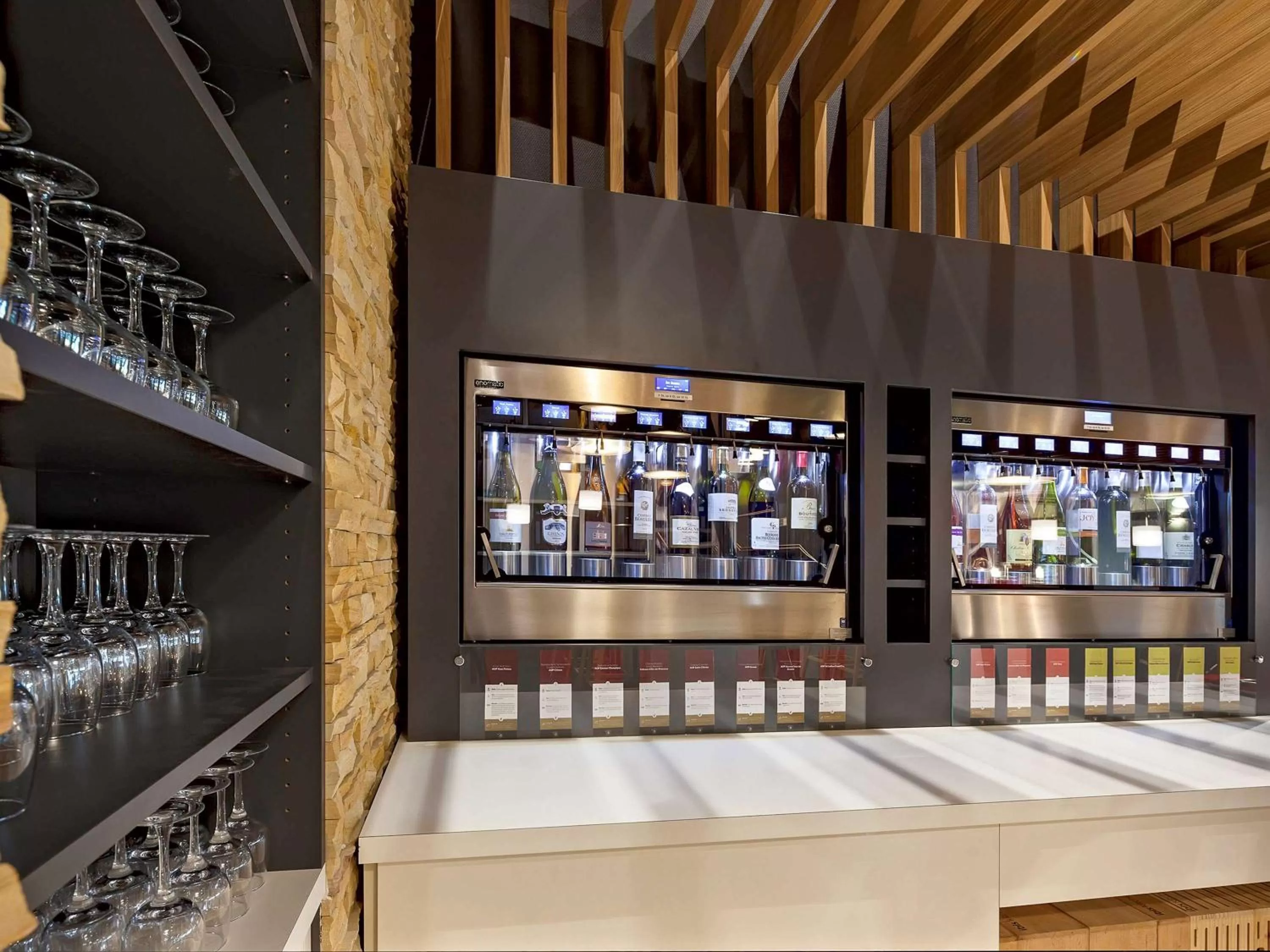 Restaurant/places to eat in ibis Poitiers Site du Futuroscope