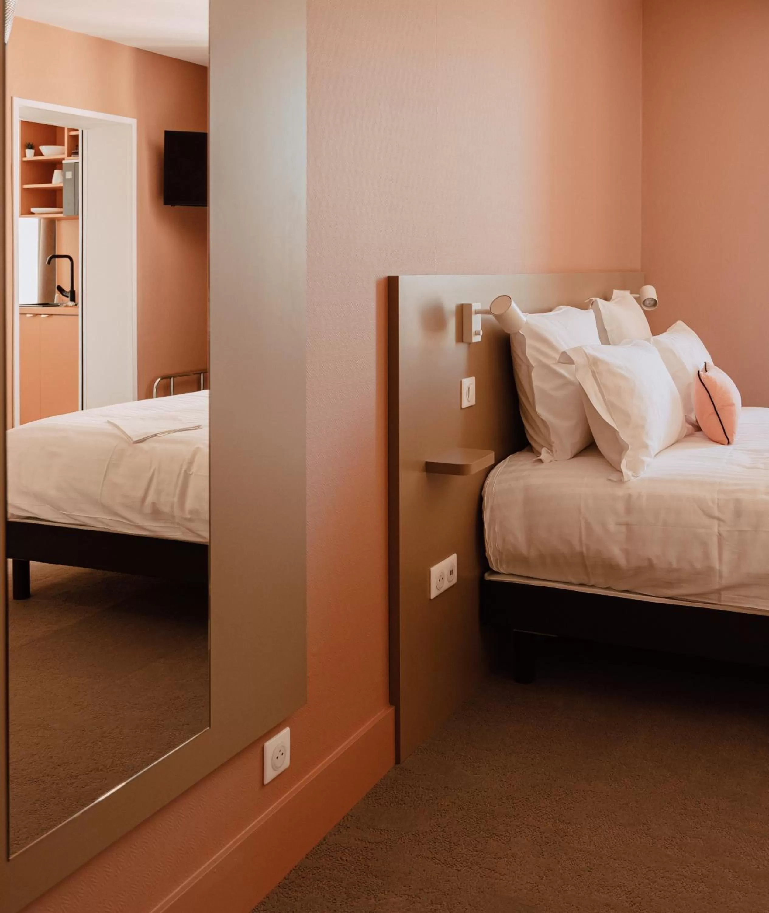 Bed in Mage hôtels - Hôtel la grenette - Brasserie Bonté Divine