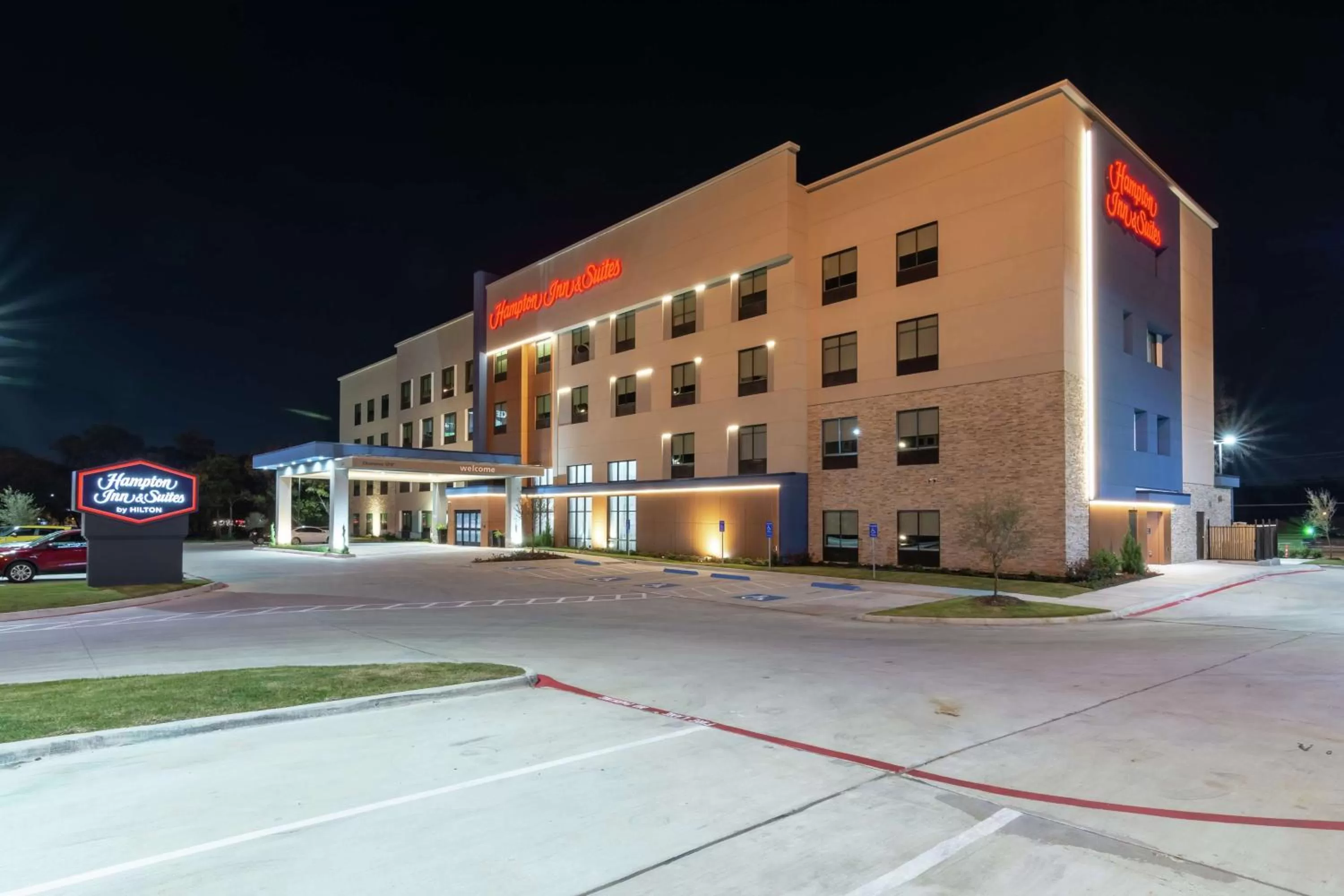 Property building in Hampton Inn & Suites Dallas East