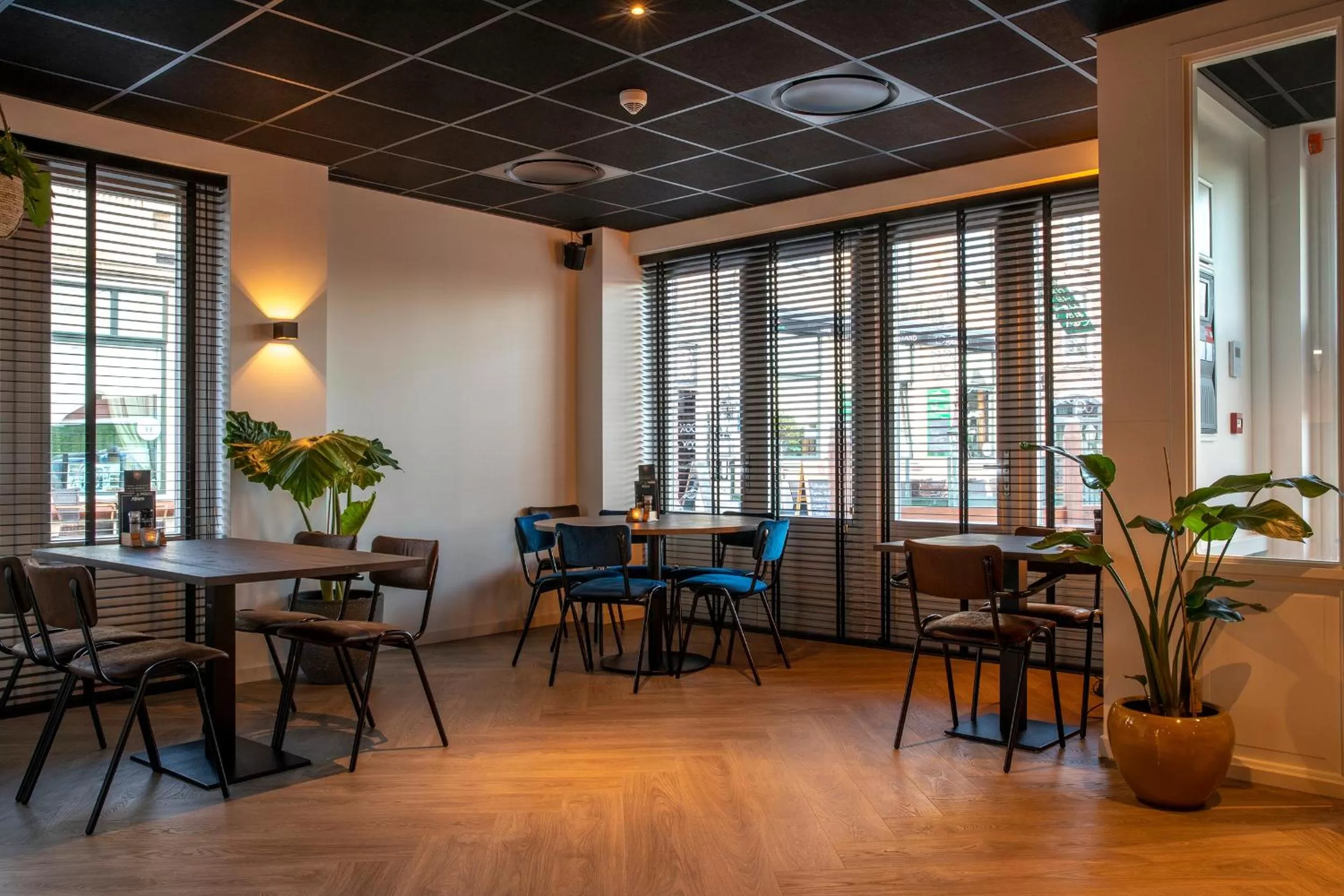 Restaurant/places to eat in Hotel Tholen