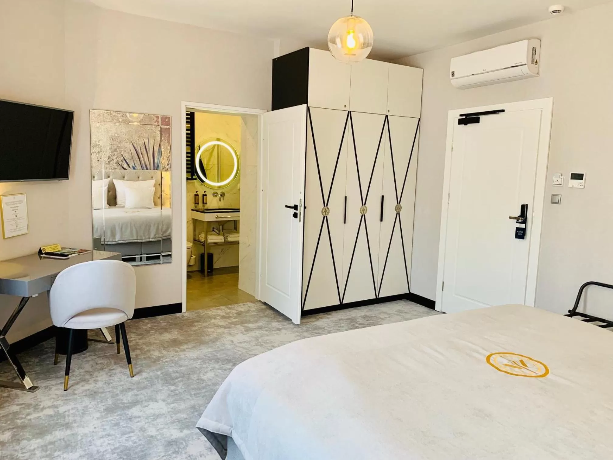 Photo of the whole room, Bed in SZEWSKA 22 BOUTIQUE