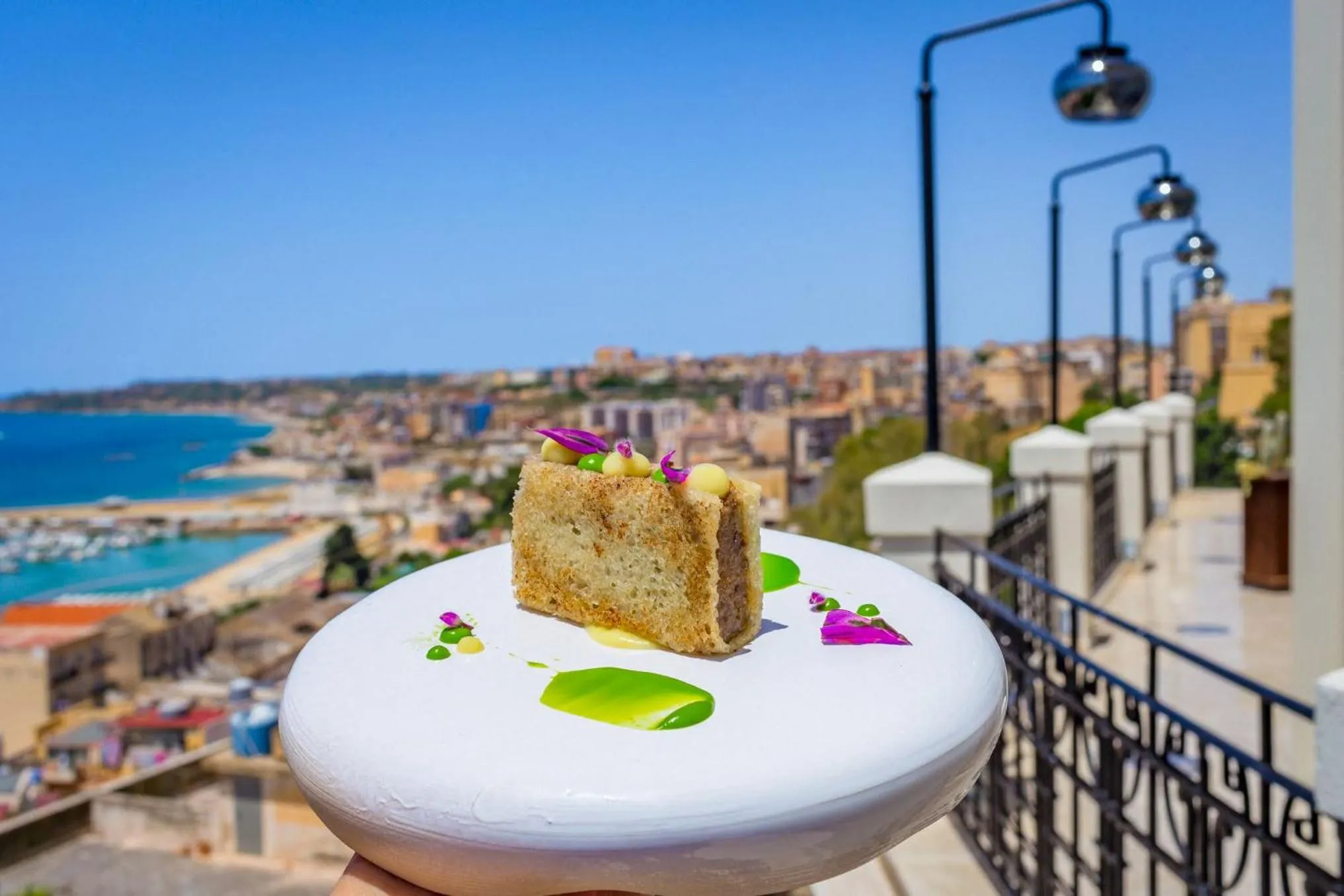 Restaurant/places to eat in Domus Maris Relais Boutique Hotel