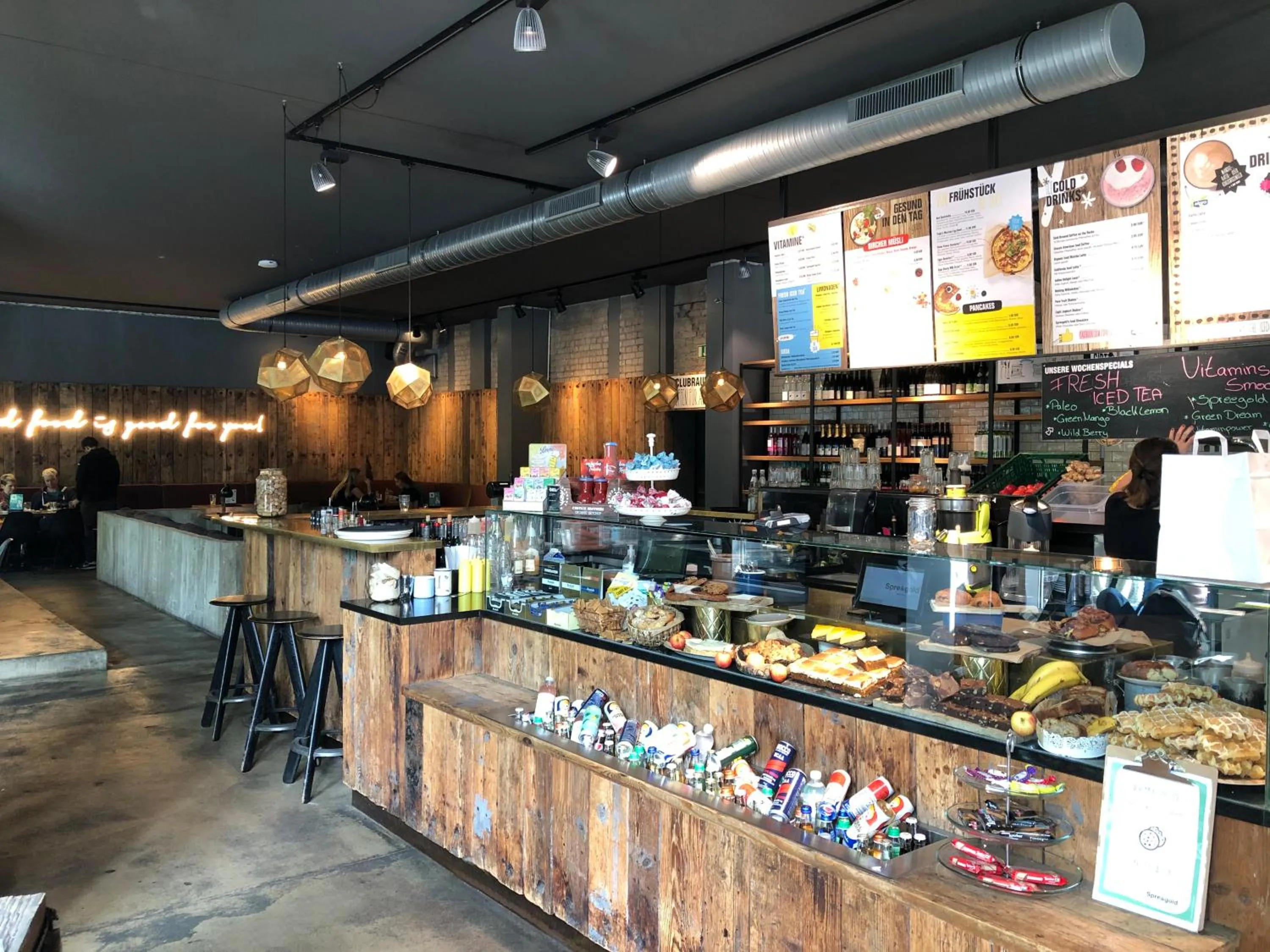 Staff in Pension Absolut Berlin