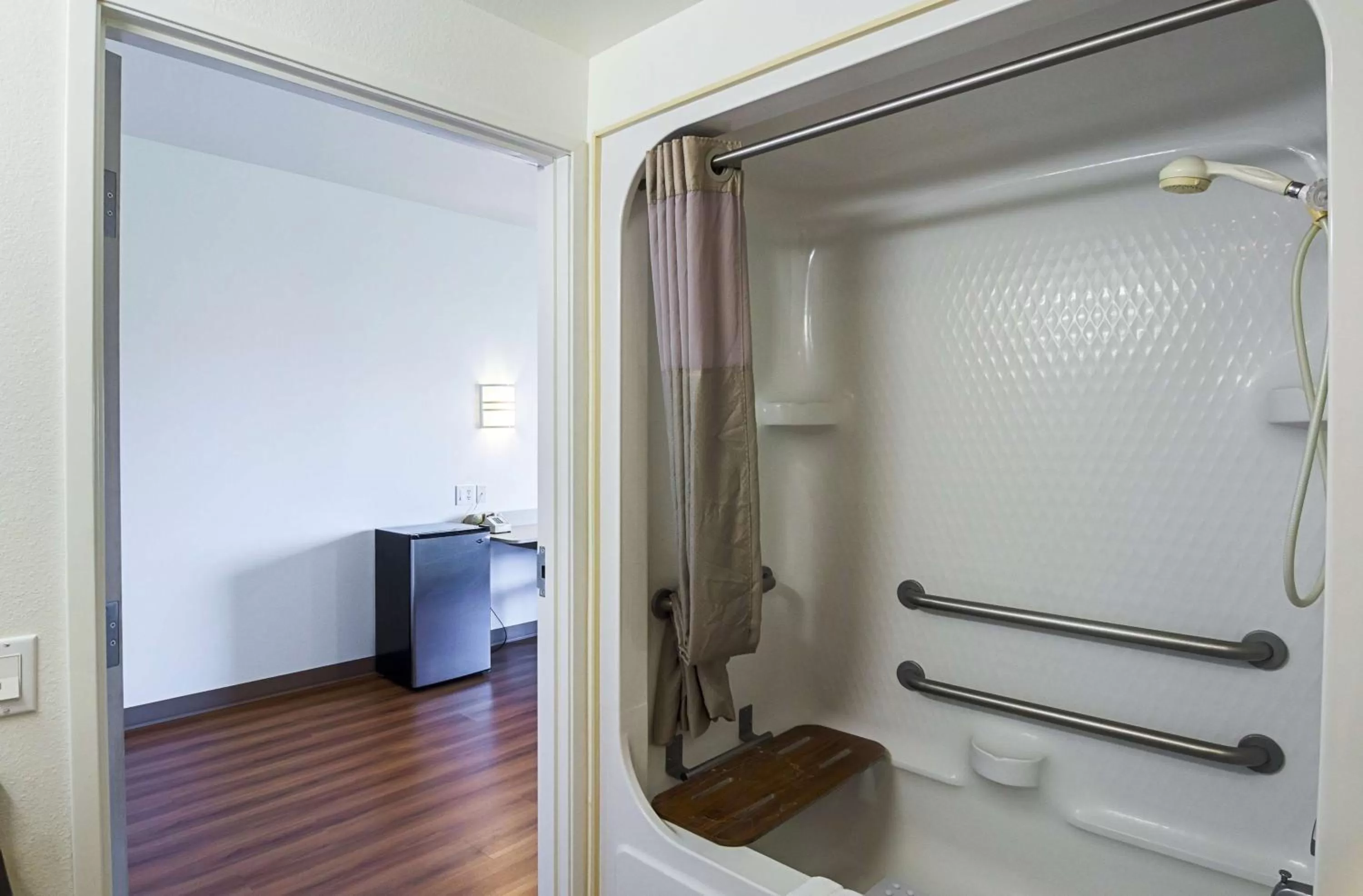 Shower in Motel 6-Wheatland, WY