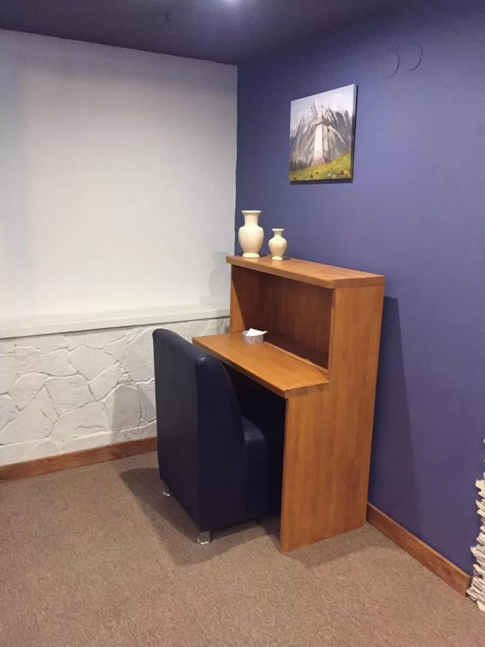 hair dresser in WINE & ROSE BOUTIQUE HOTEL