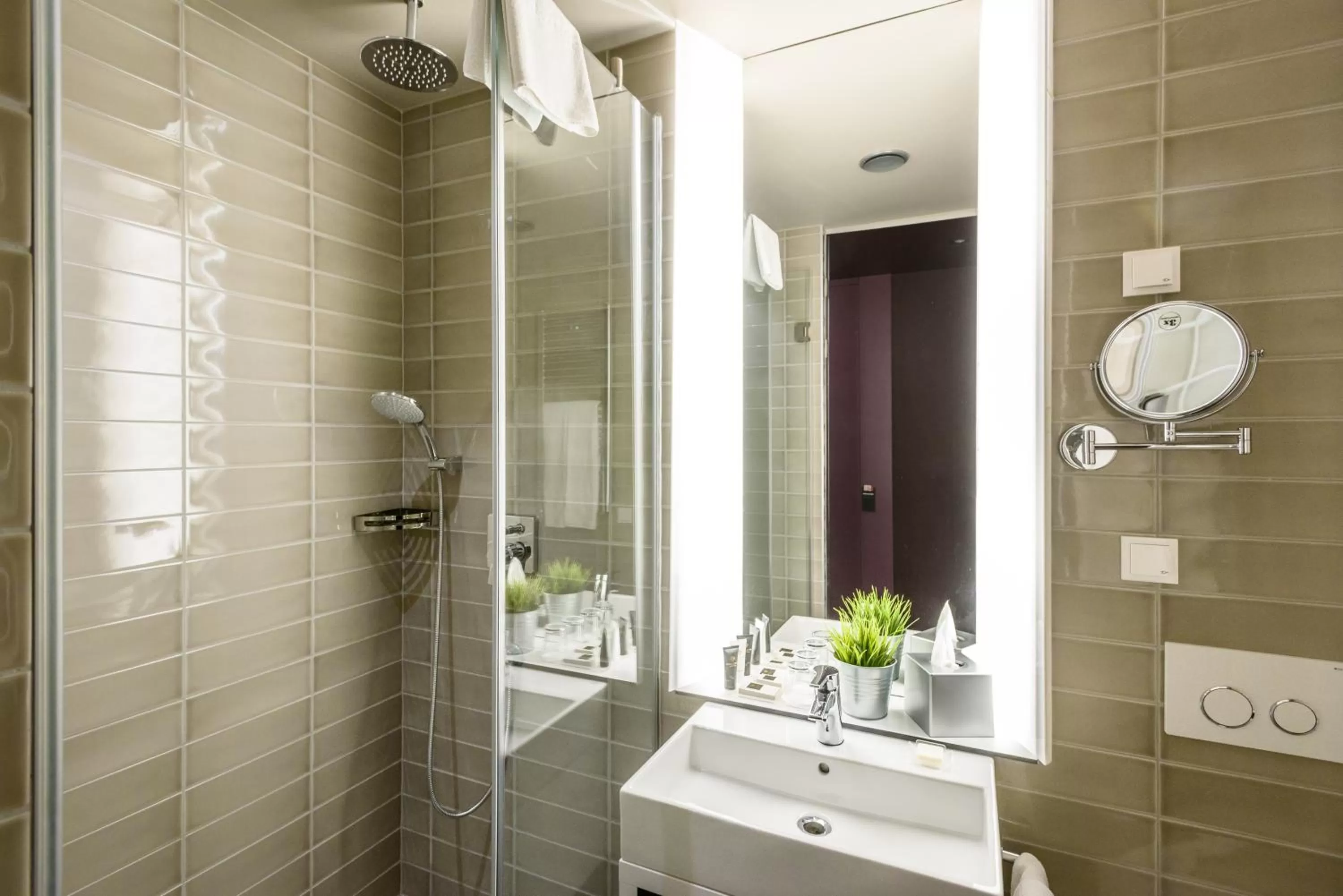 Bathroom in Hotel Moments Budapest by Continental Group