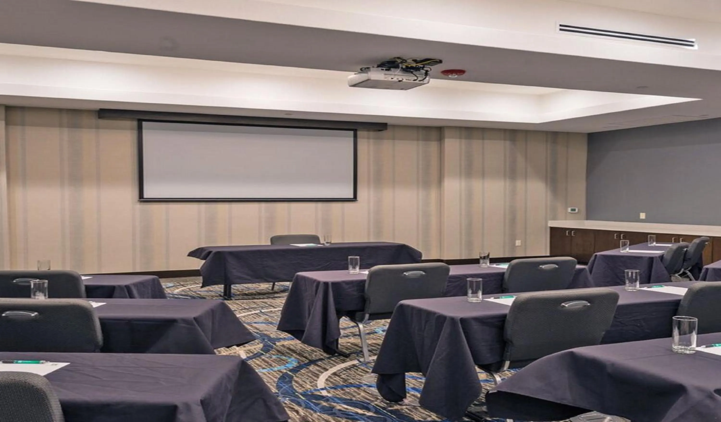 Meeting/conference room in Holiday Inn Austin Airport by IHG