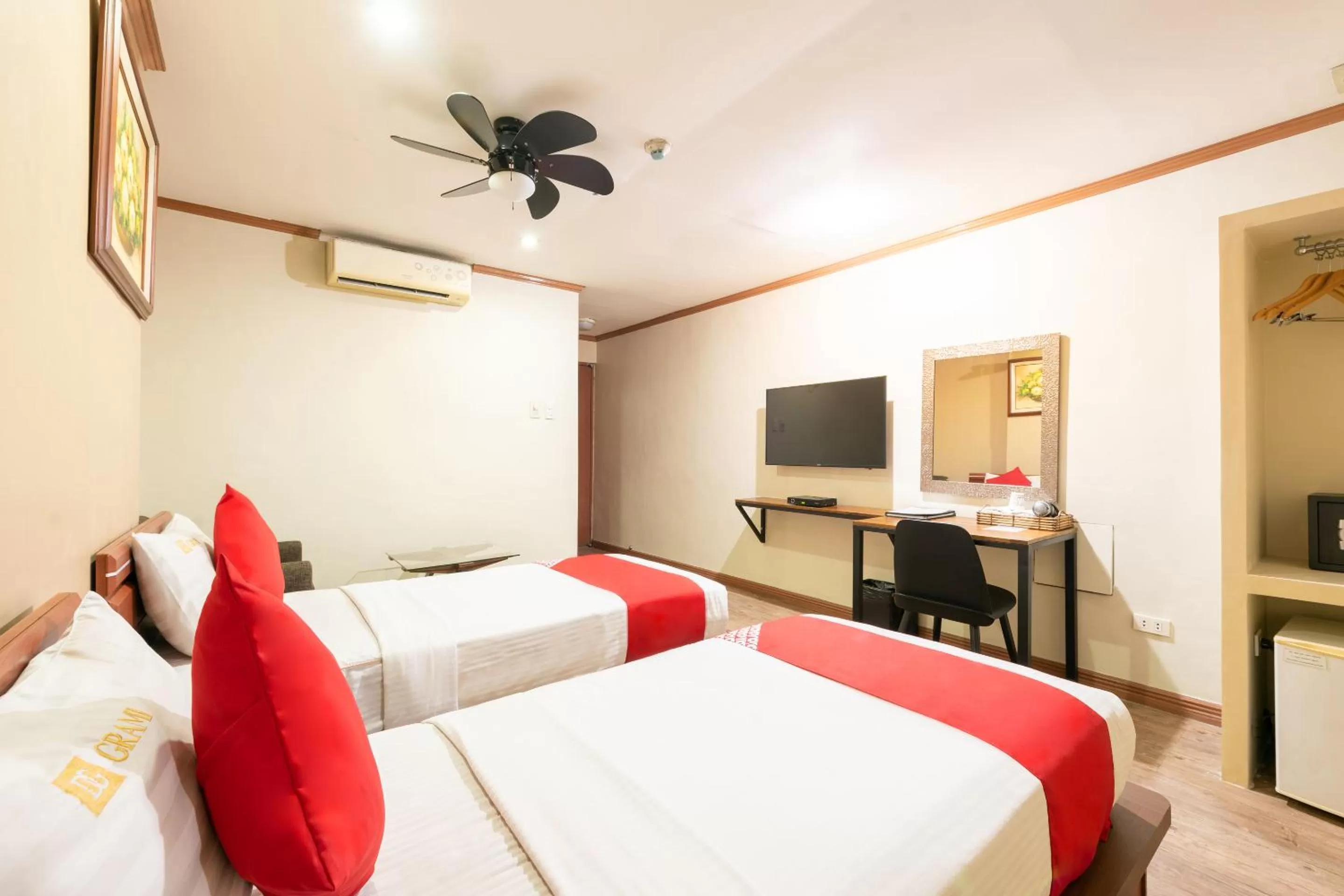 Bedroom, Bed in DG Grami Hotel