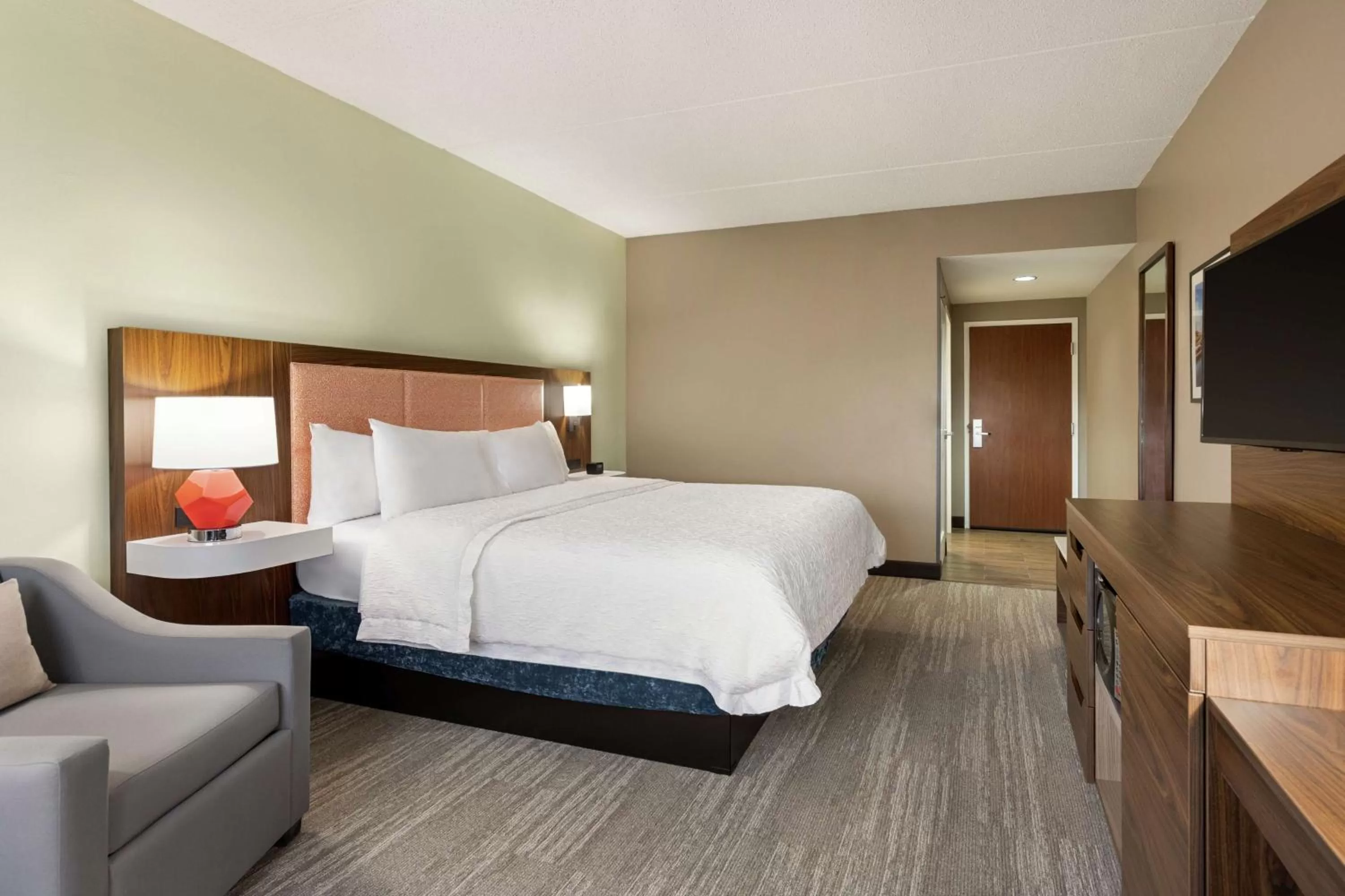 Bedroom, Bed in Hampton Inn & Suites Frederick/Fort Detrick
