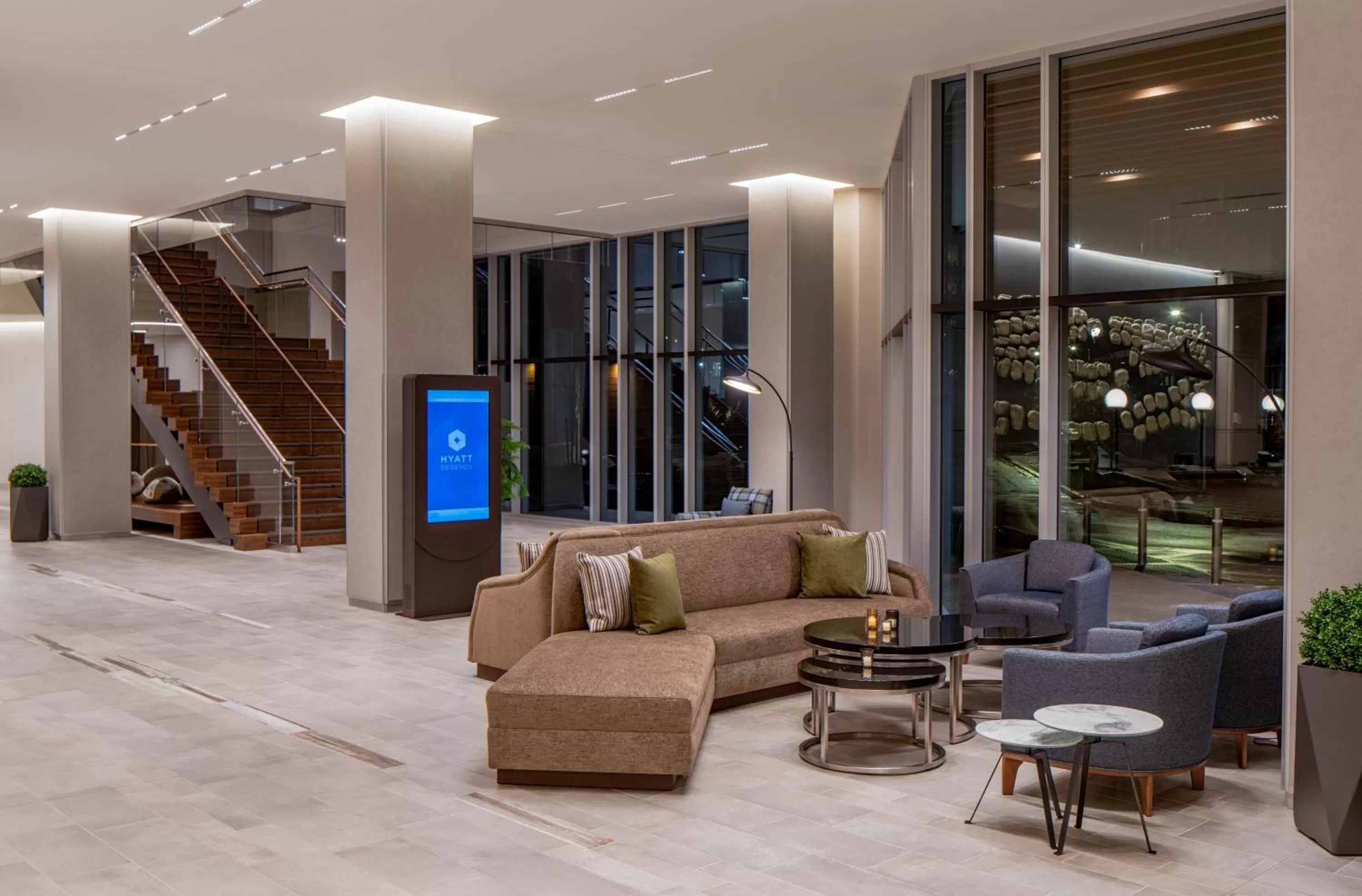 Lobby or reception in Hyatt Regency Portland at the Oregon Convention Center