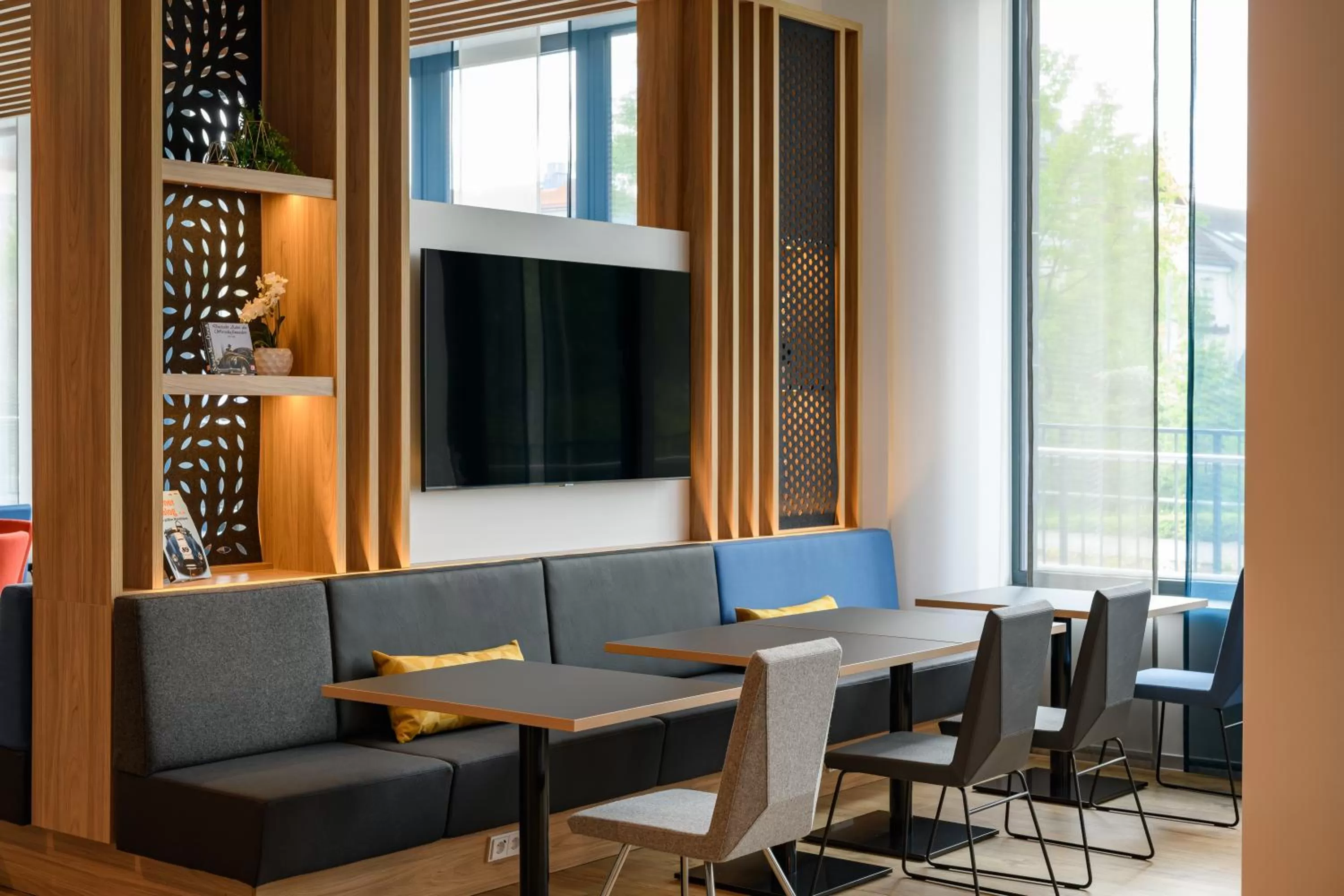 Restaurant/places to eat in Holiday Inn Express - Fulda by IHG