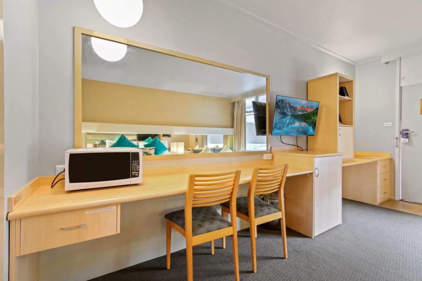 hair dresser in Comfort Inn & Suites Lakes Entrance