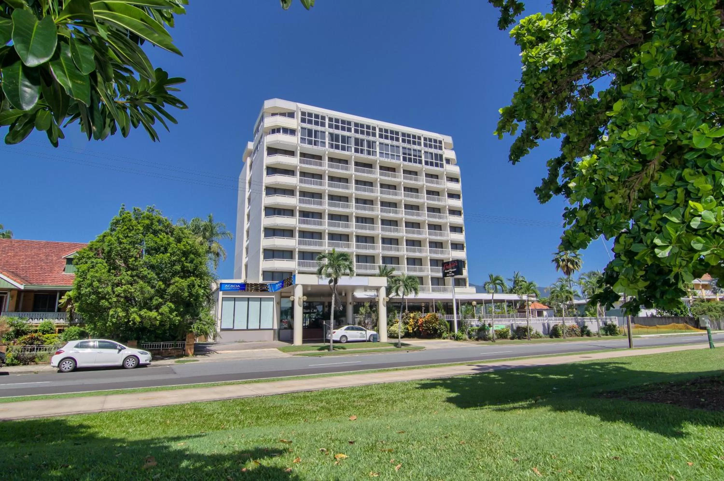 Facade/entrance in Acacia Court Hotel