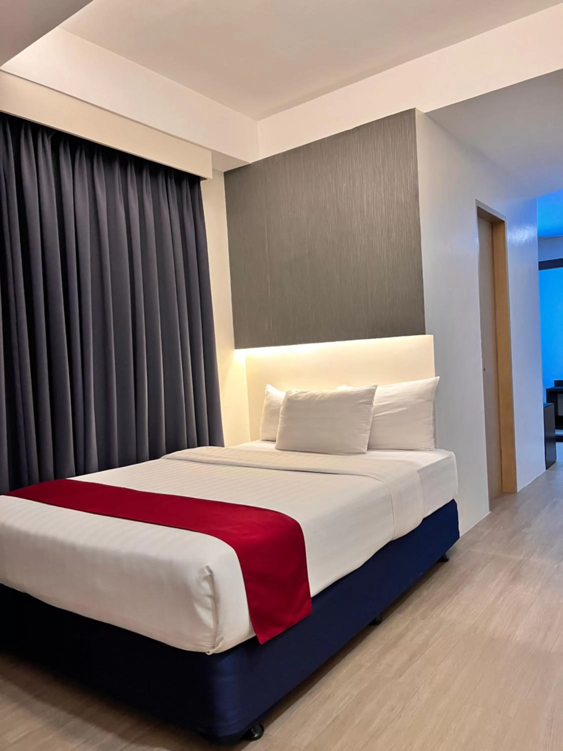 Bedroom, Bed in Sarrosa International Hotel and Residential Suites