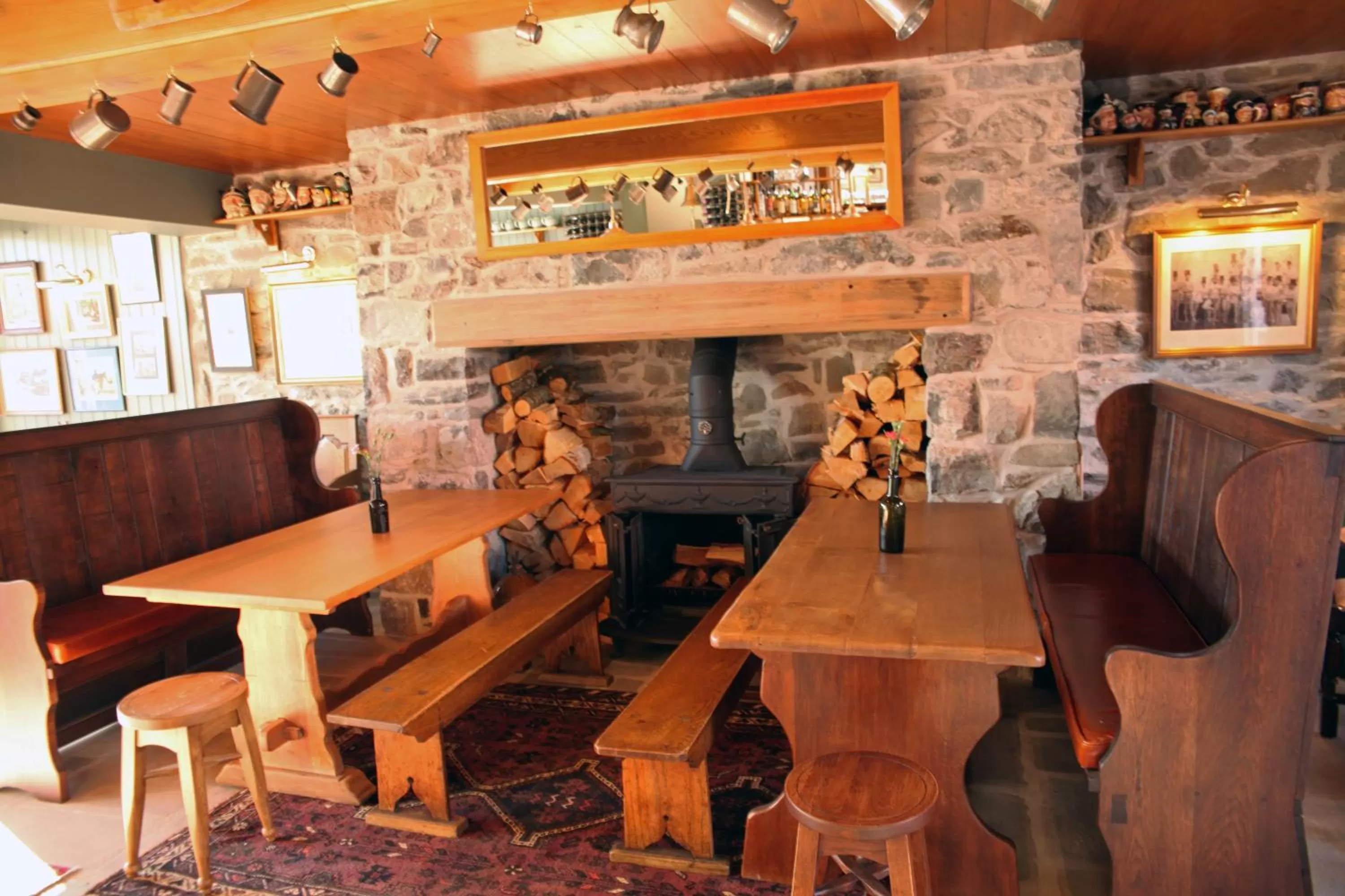 Lounge or bar in The Erskine Arms