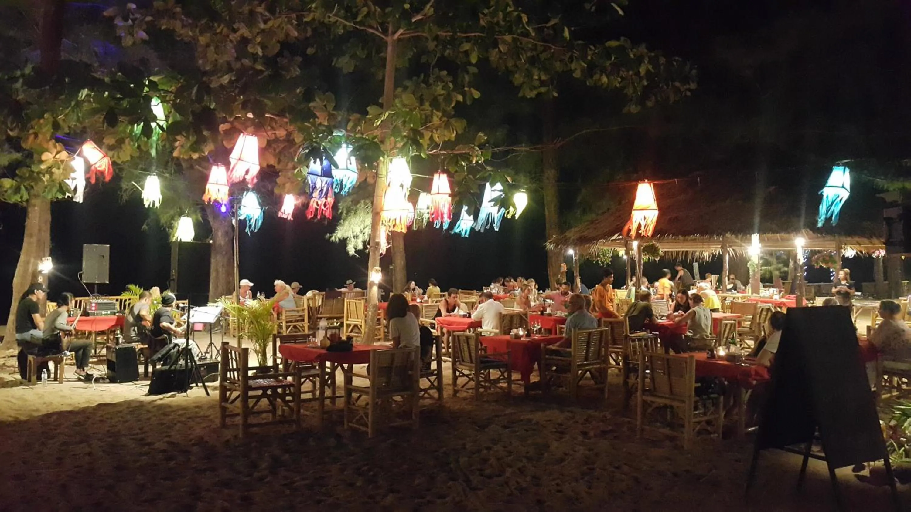 Restaurant/places to eat in Eco Lanta Hideaway Beach Resort