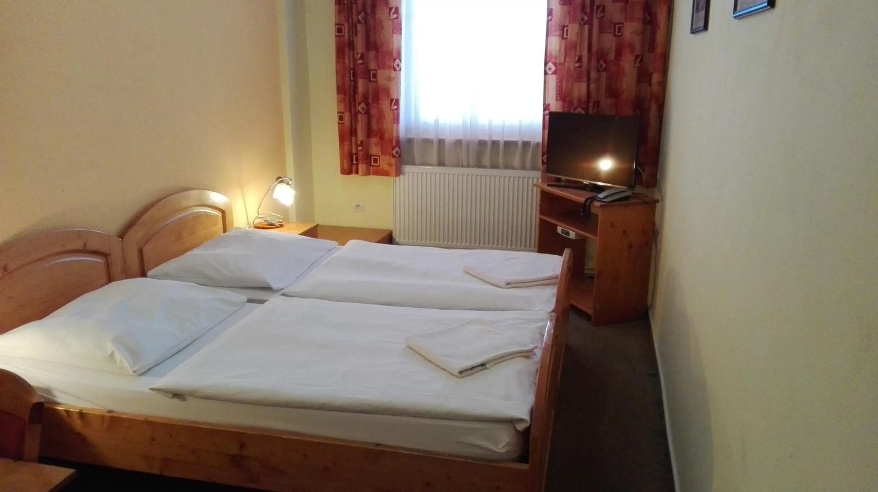 Decorative detail, Bed in Motel Ranč