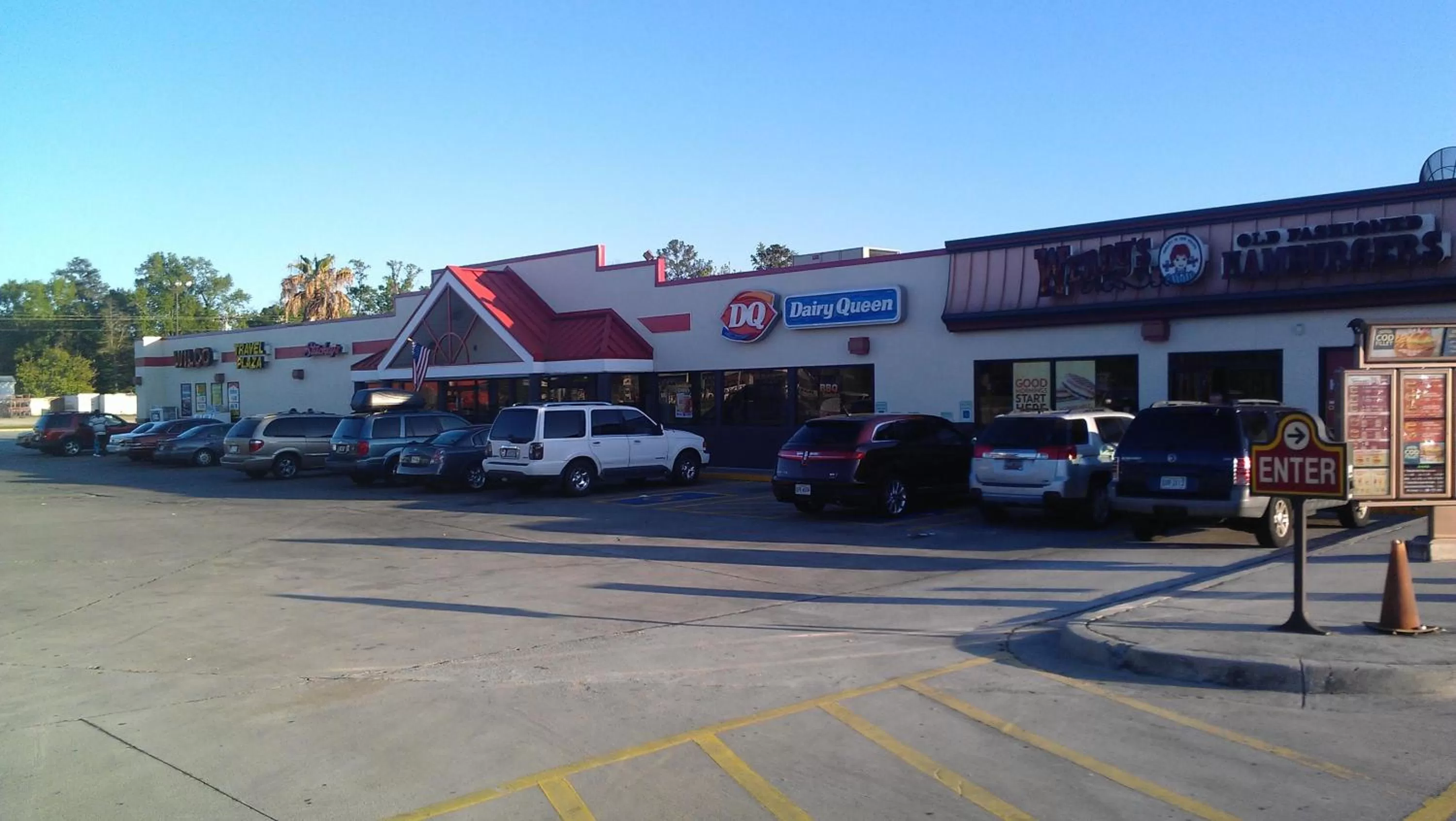 Property building in Peach Tree Inn