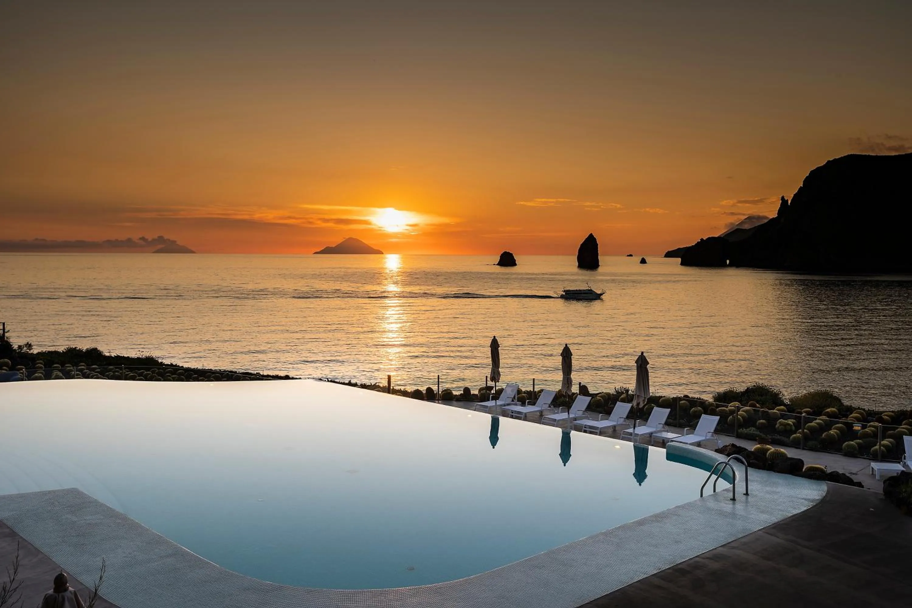 Swimming pool in Therasia Resort Sea and SPA - The Leading Hotels of the World