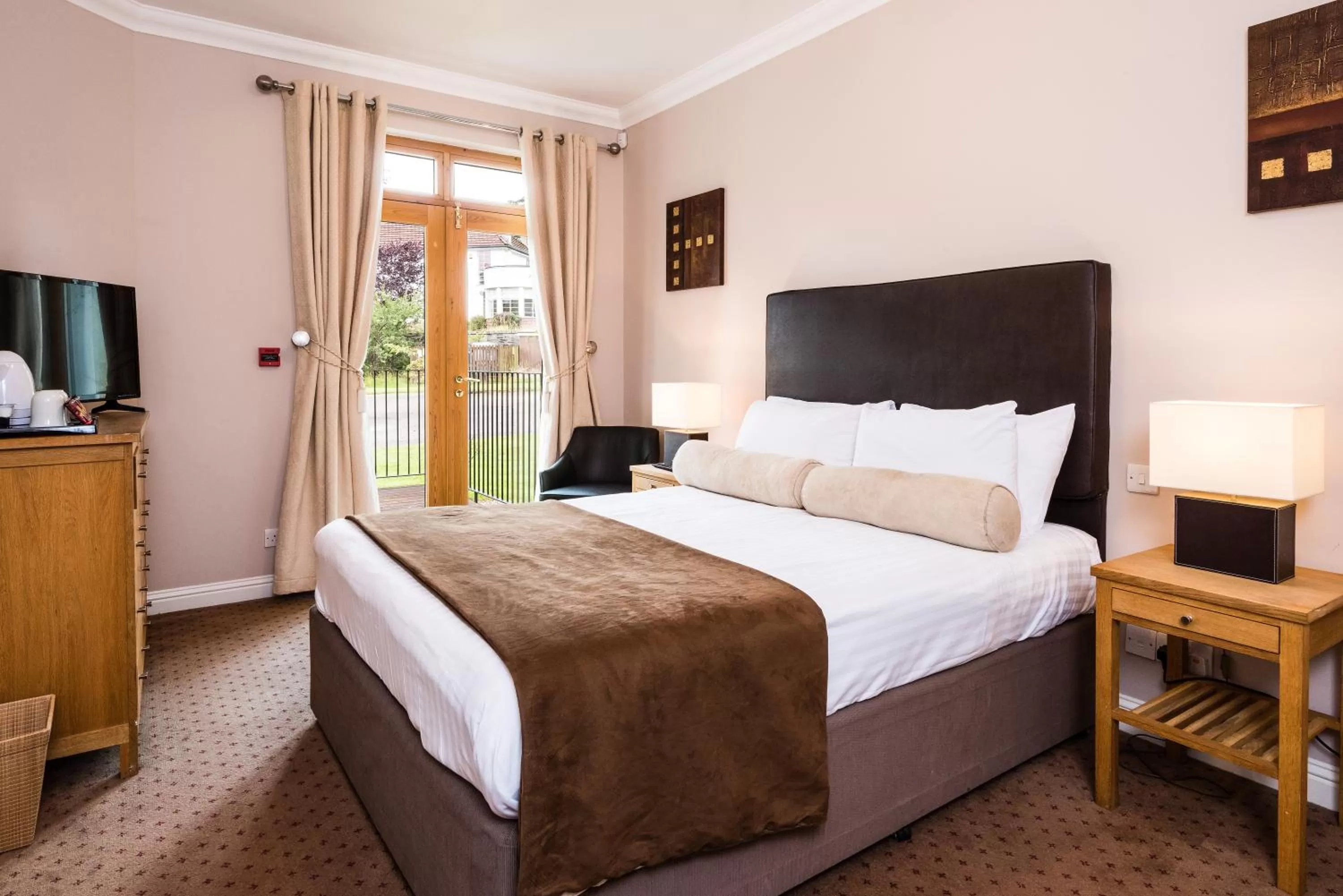 Bed in The Atholl Palace