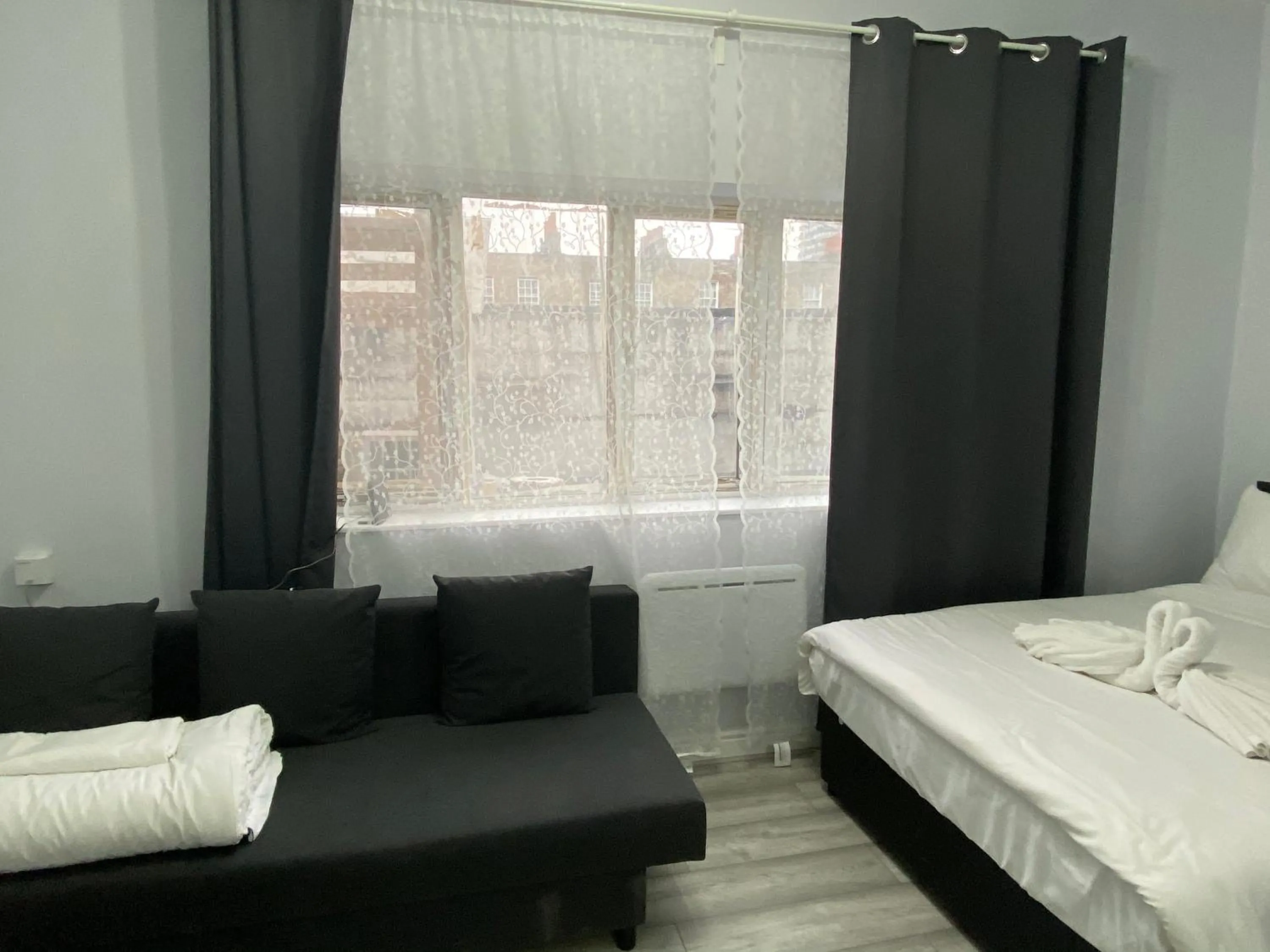 Other, Bed in Comfortable - Cosy - Budget Studios in City Center