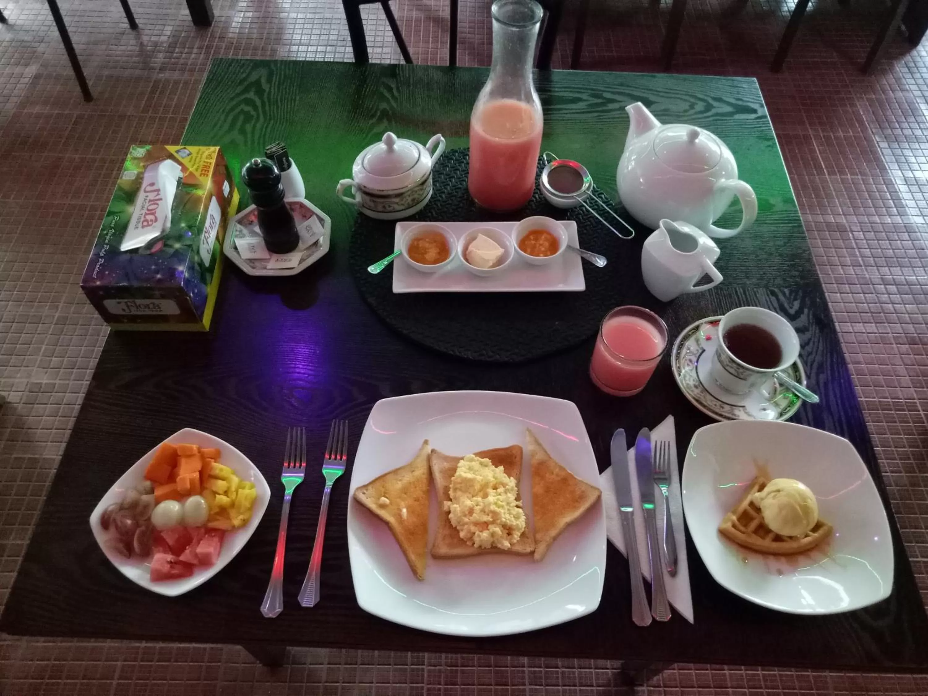 Breakfast in Palms Villa