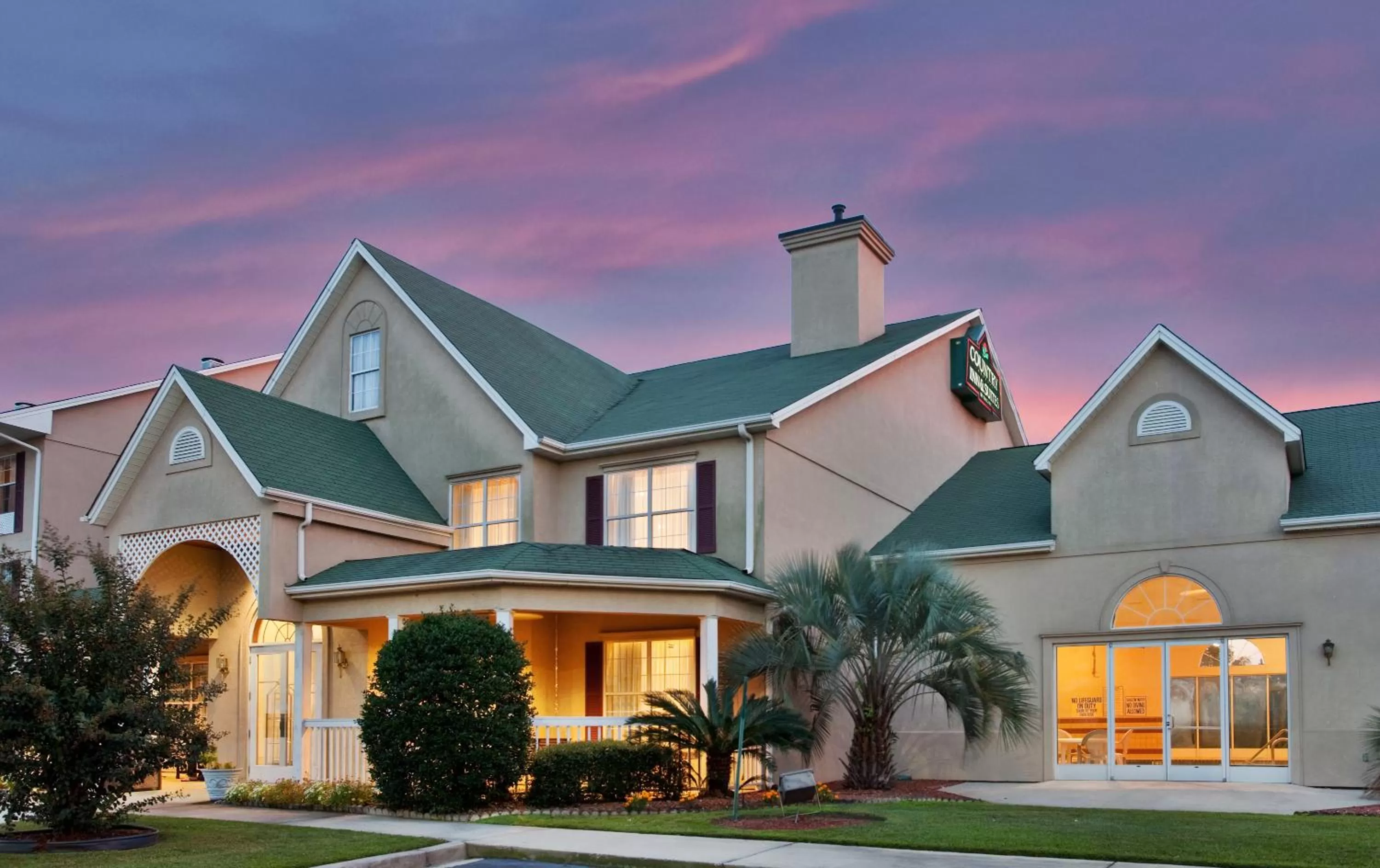 Facade/entrance in Country Inn & Suites by Radisson, Columbia, SC