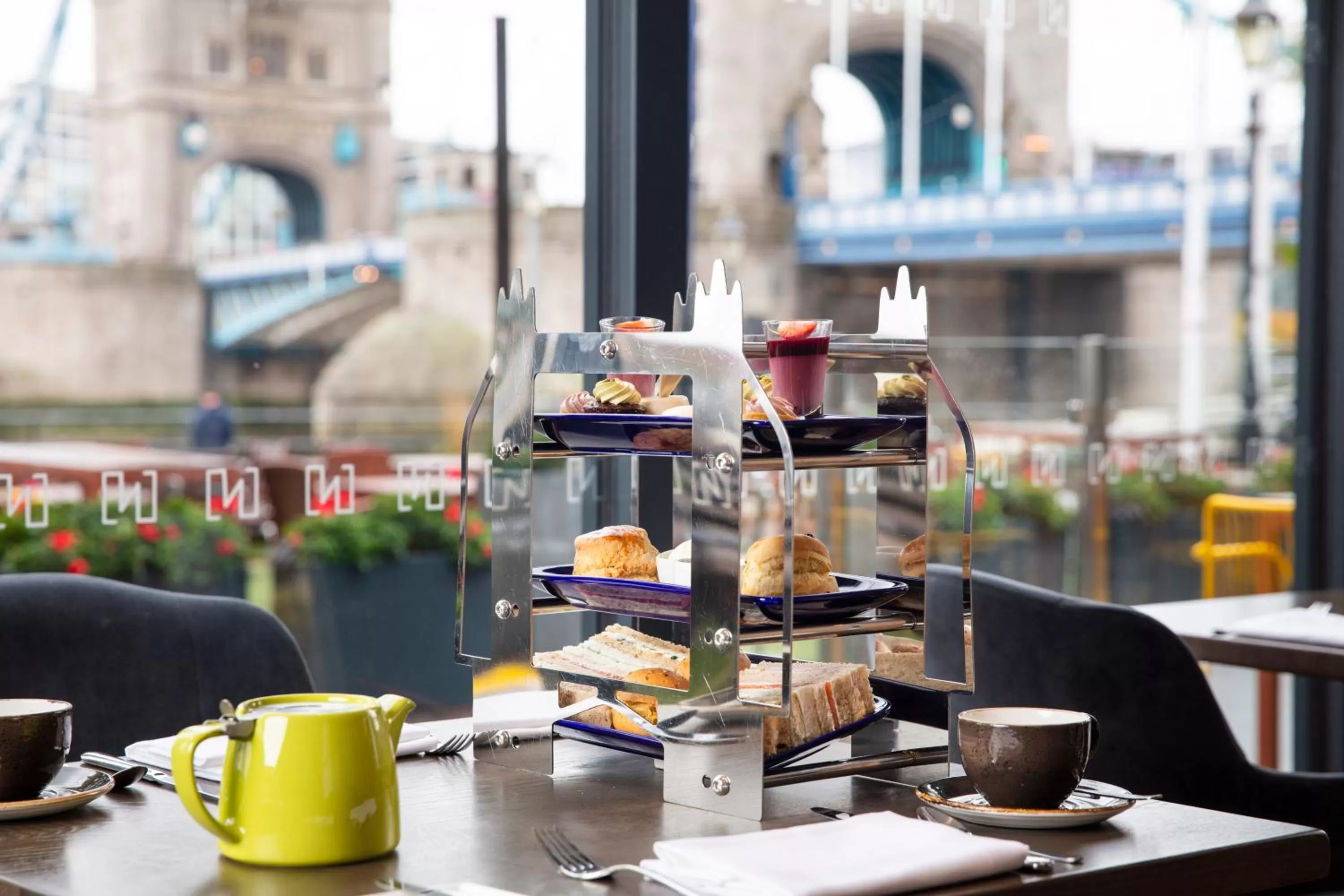 Food and drinks in The Tower Hotel, by Thistle