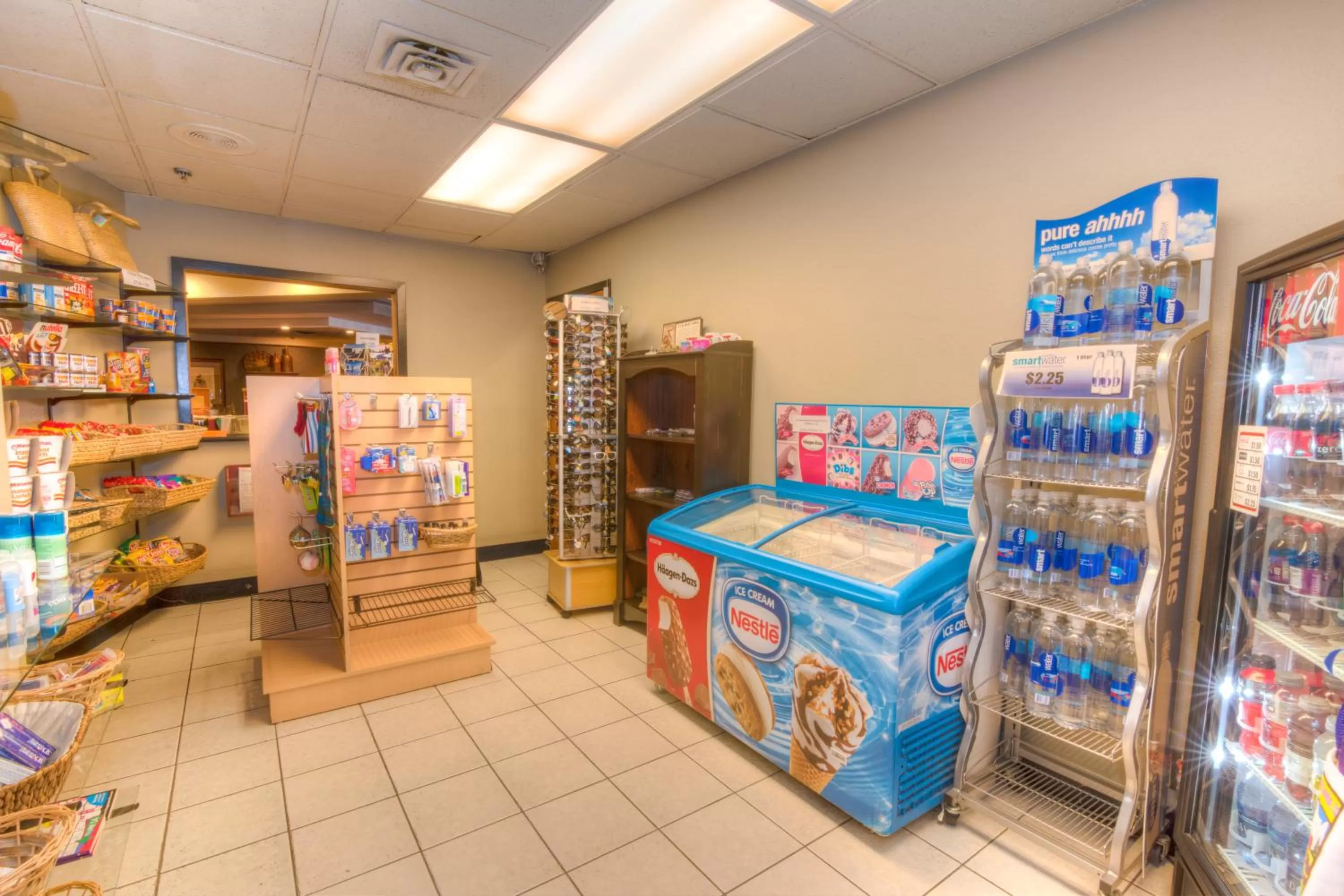 On-site shops in Grand Vista Hotel Grand Junction