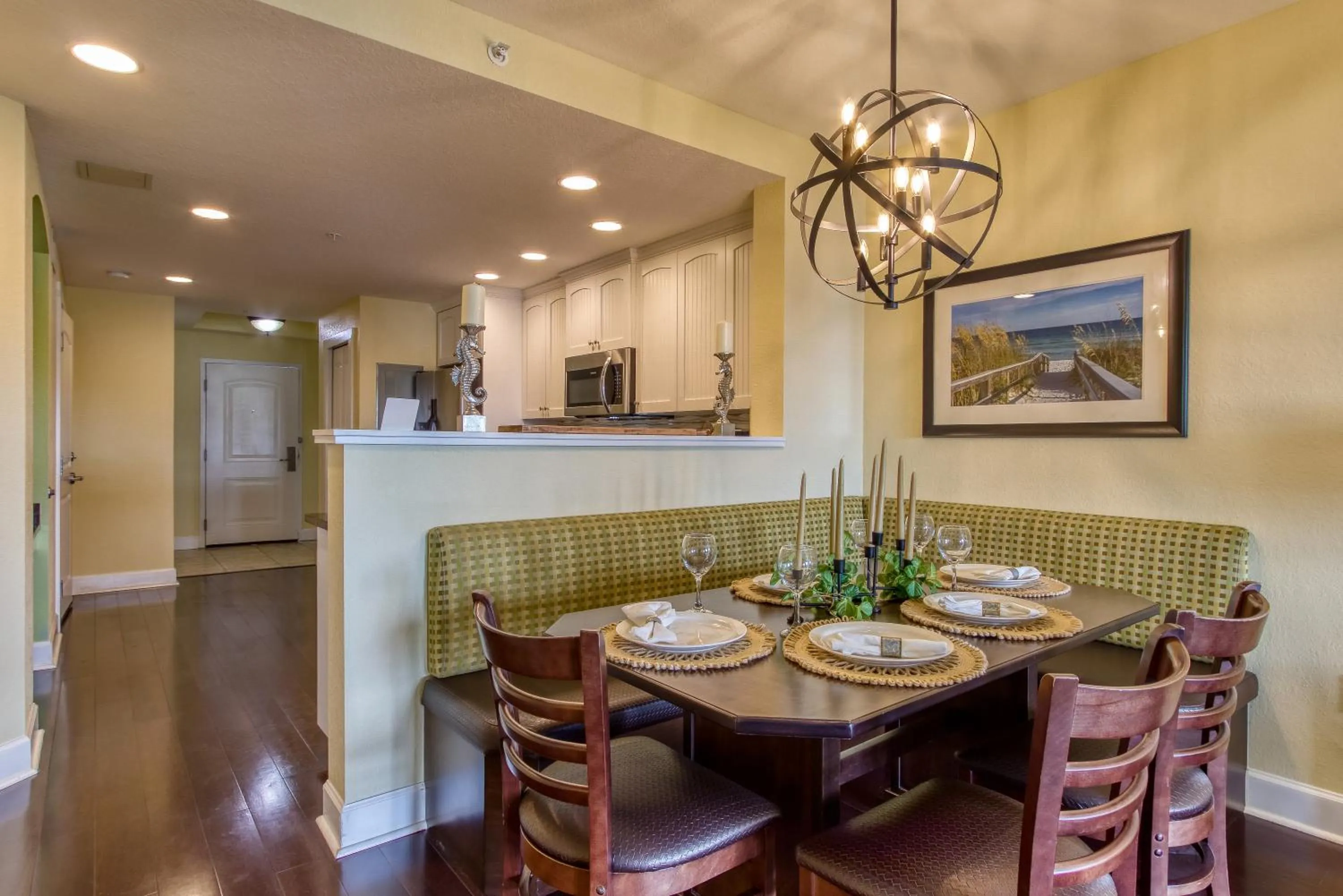 Dining area in New Hotel Collection Harbourside