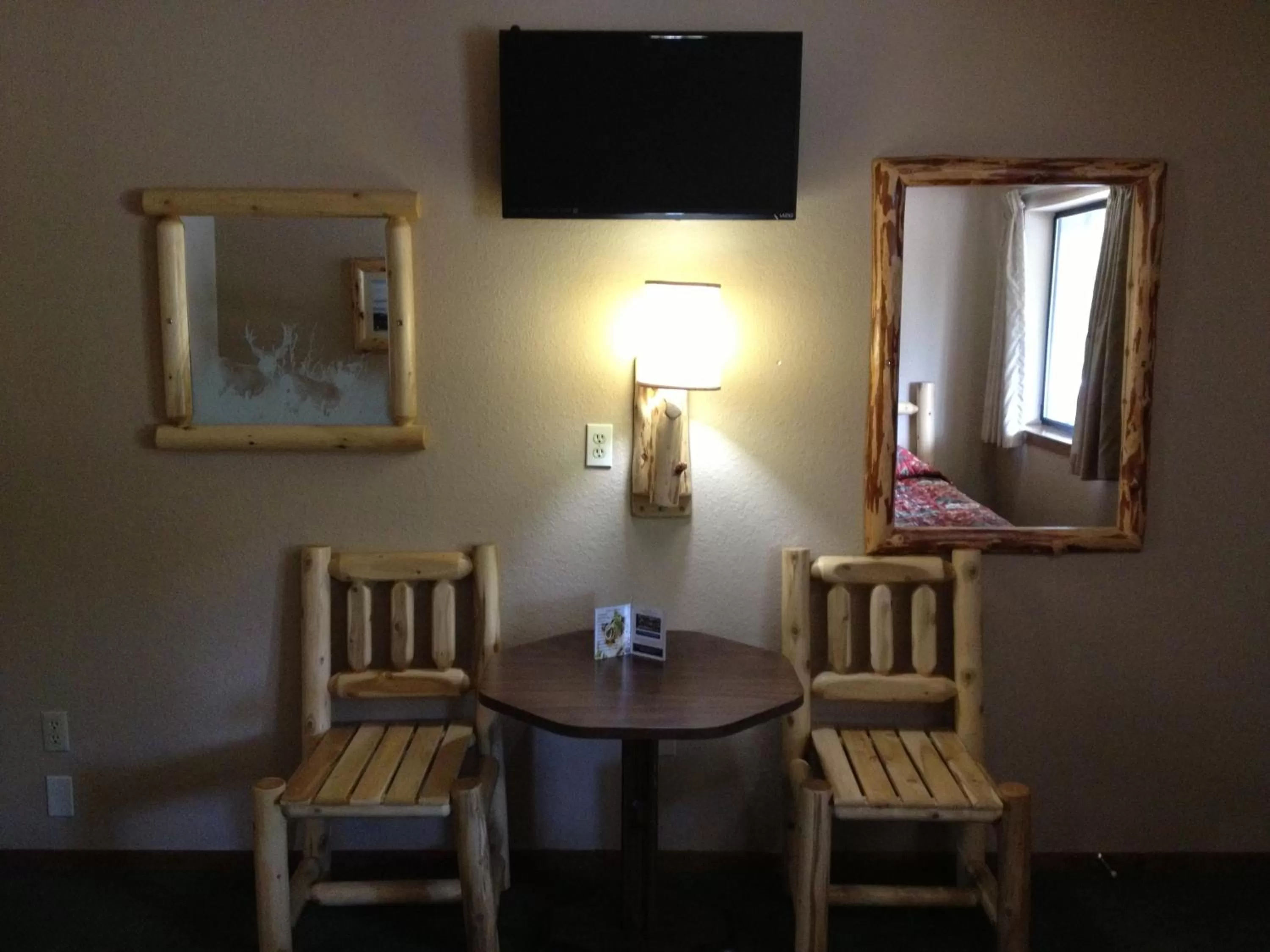 TV and multimedia in Wildwood Inn