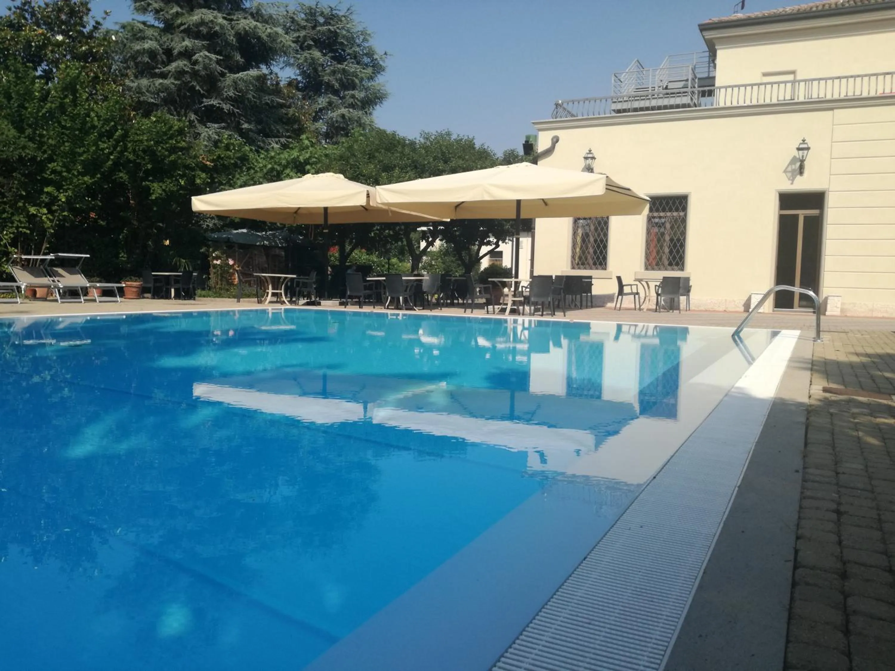 Swimming pool in Hotel Dogana