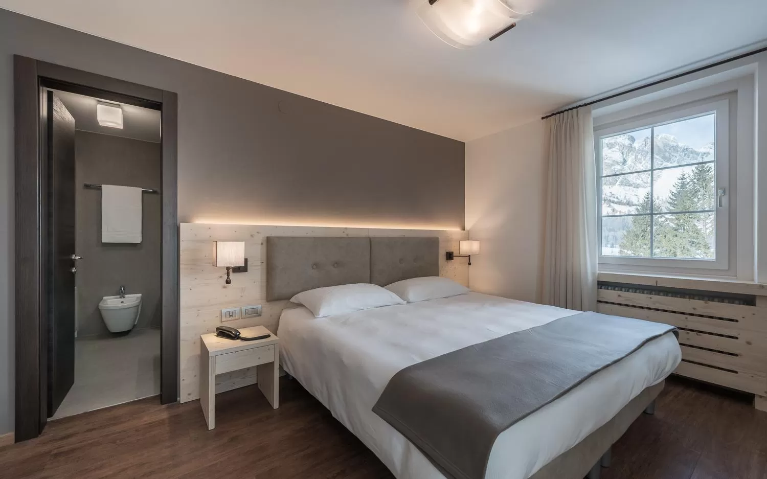 Superior Double Room in Hotel Villa Argentina